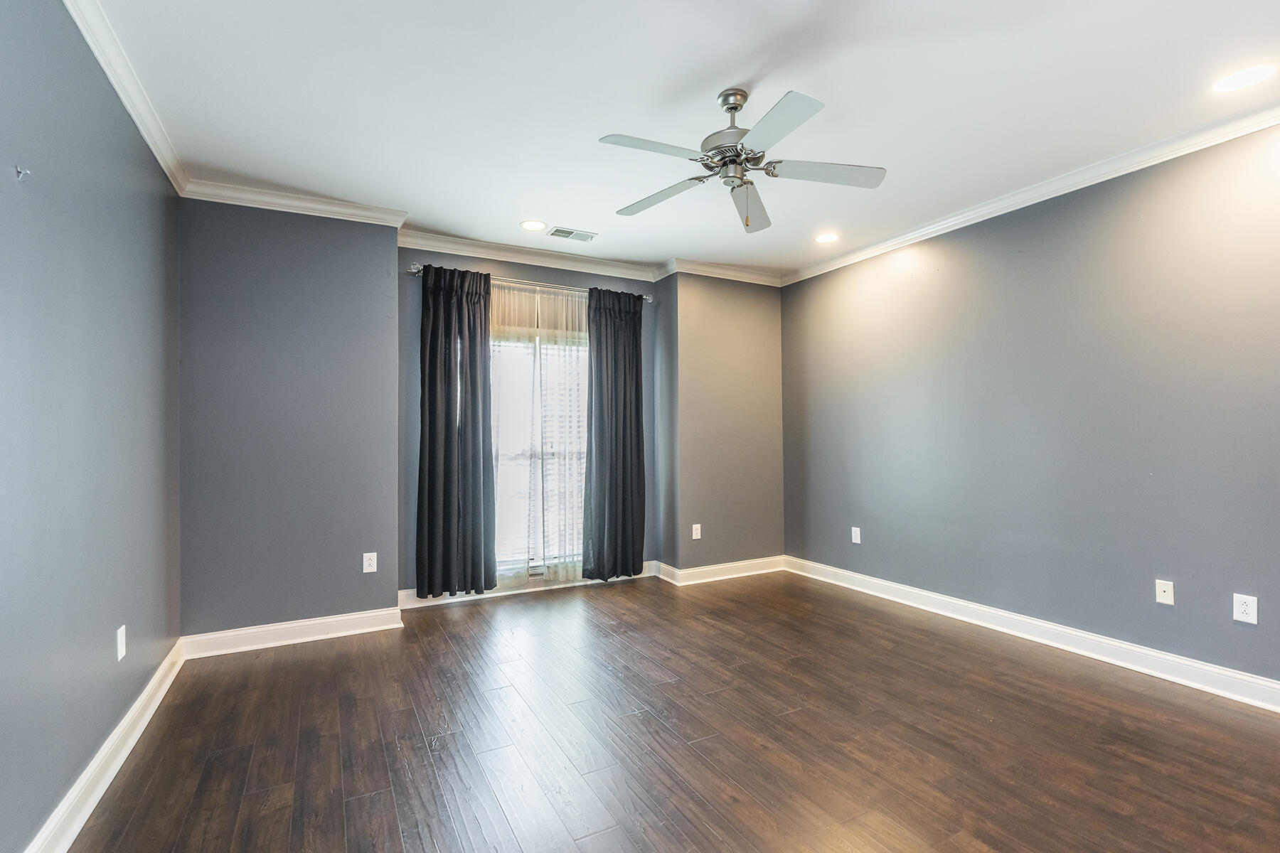 997 Star Shoot Parkway Property Photo 13