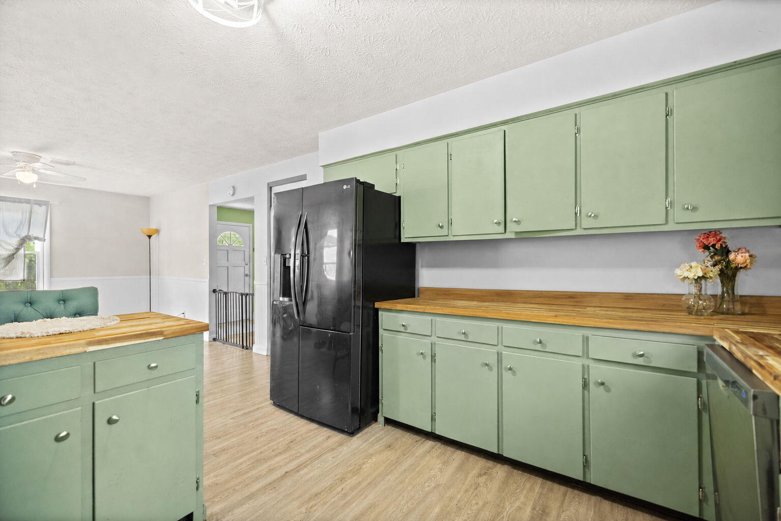 3492 Hawk Creek Road Property Photo 5