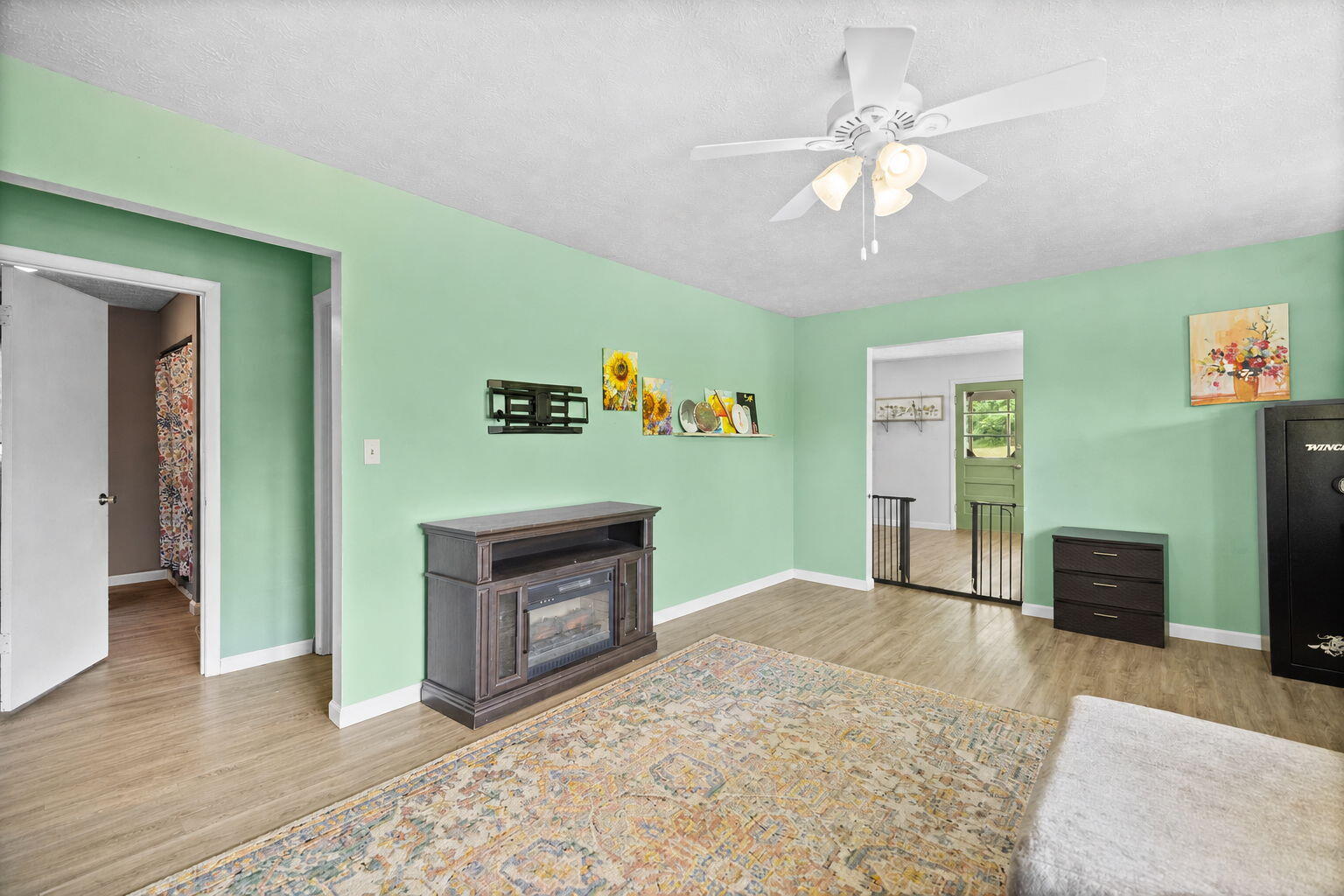 3492 Hawk Creek Road Property Photo 10