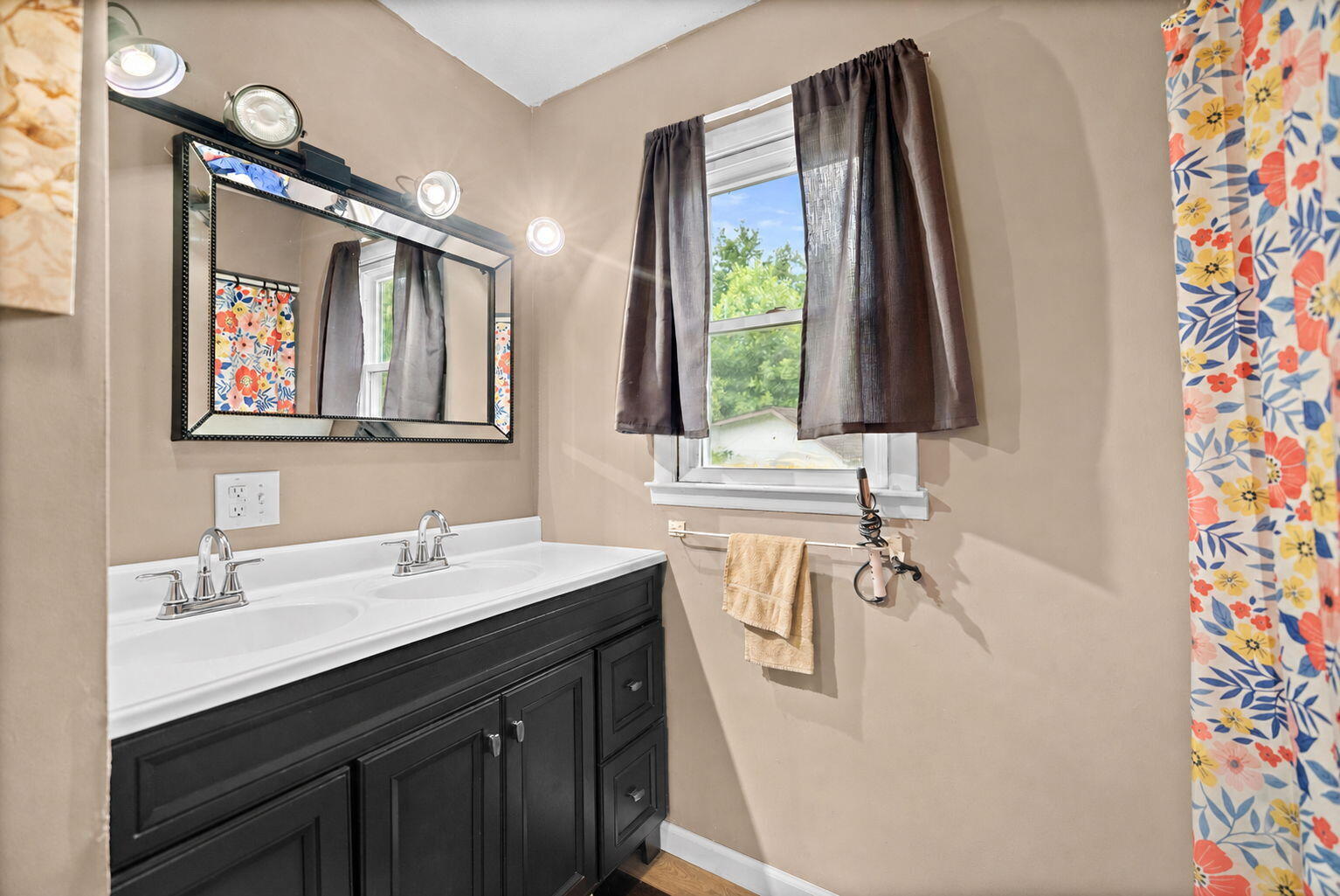 3492 Hawk Creek Road Property Photo 14