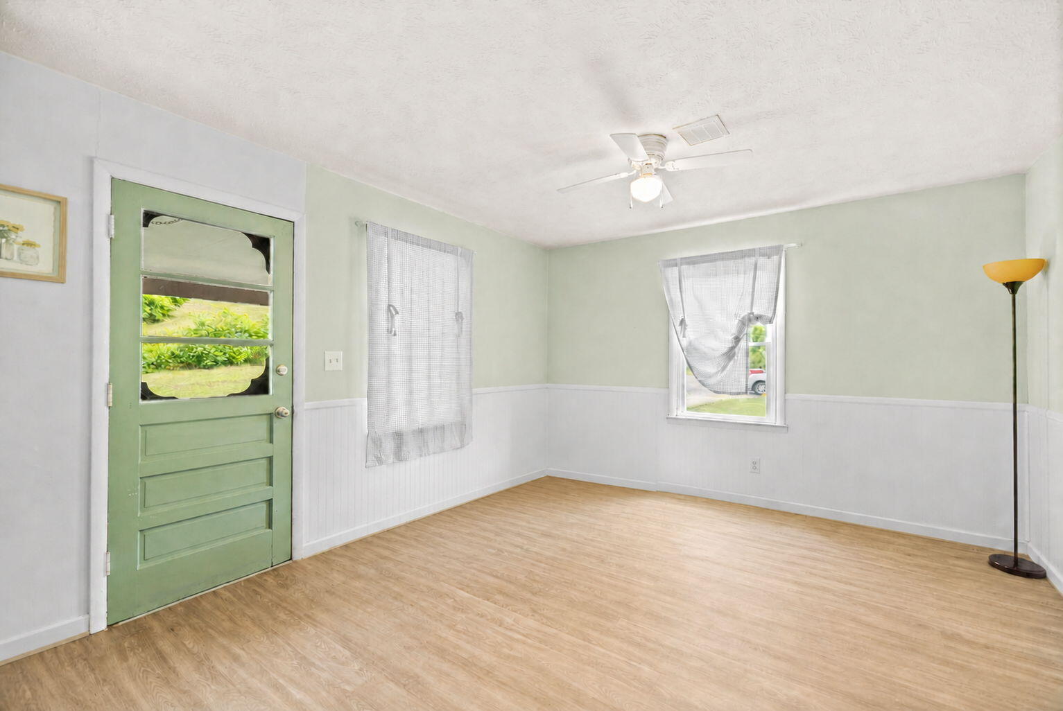 3492 Hawk Creek Road Property Photo 20