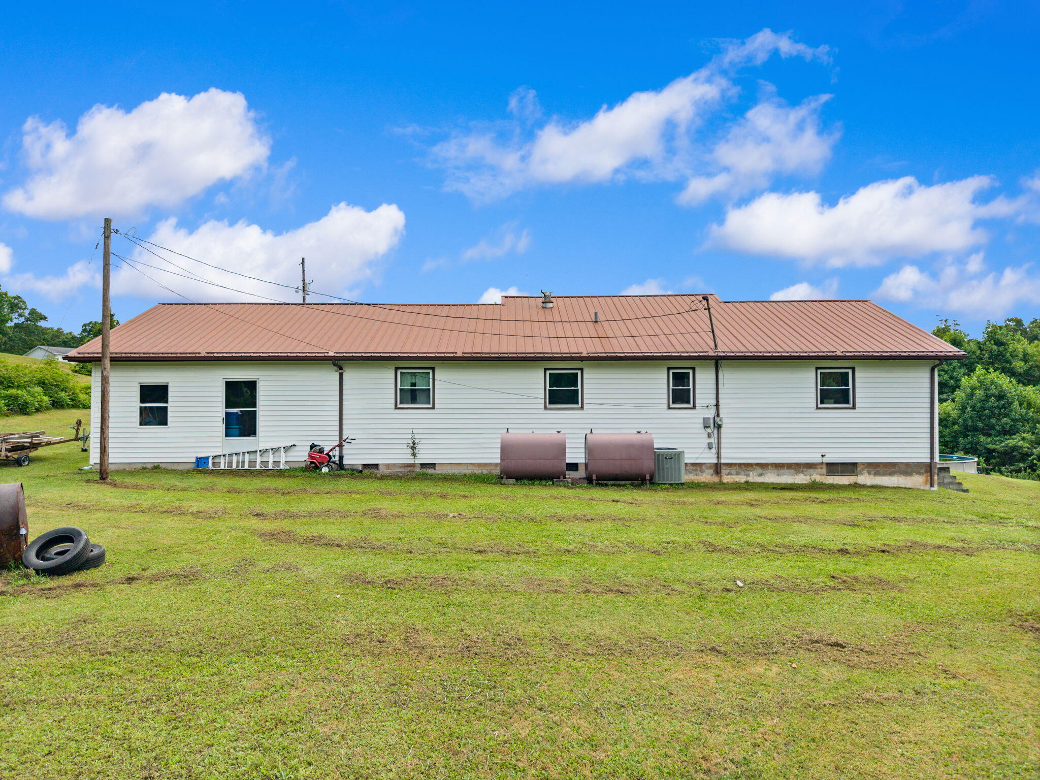 3492 Hawk Creek Road Property Photo 22