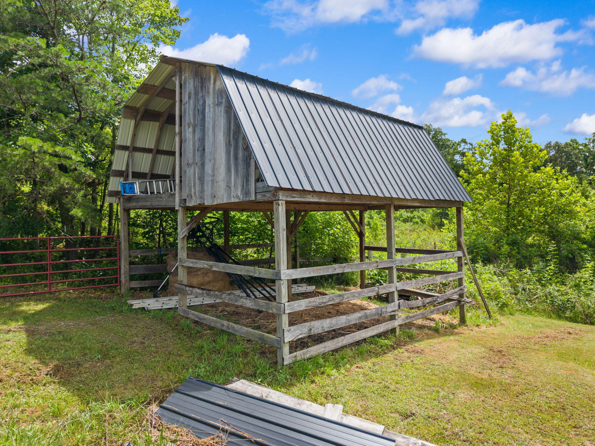 3492 Hawk Creek Road Property Photo 33
