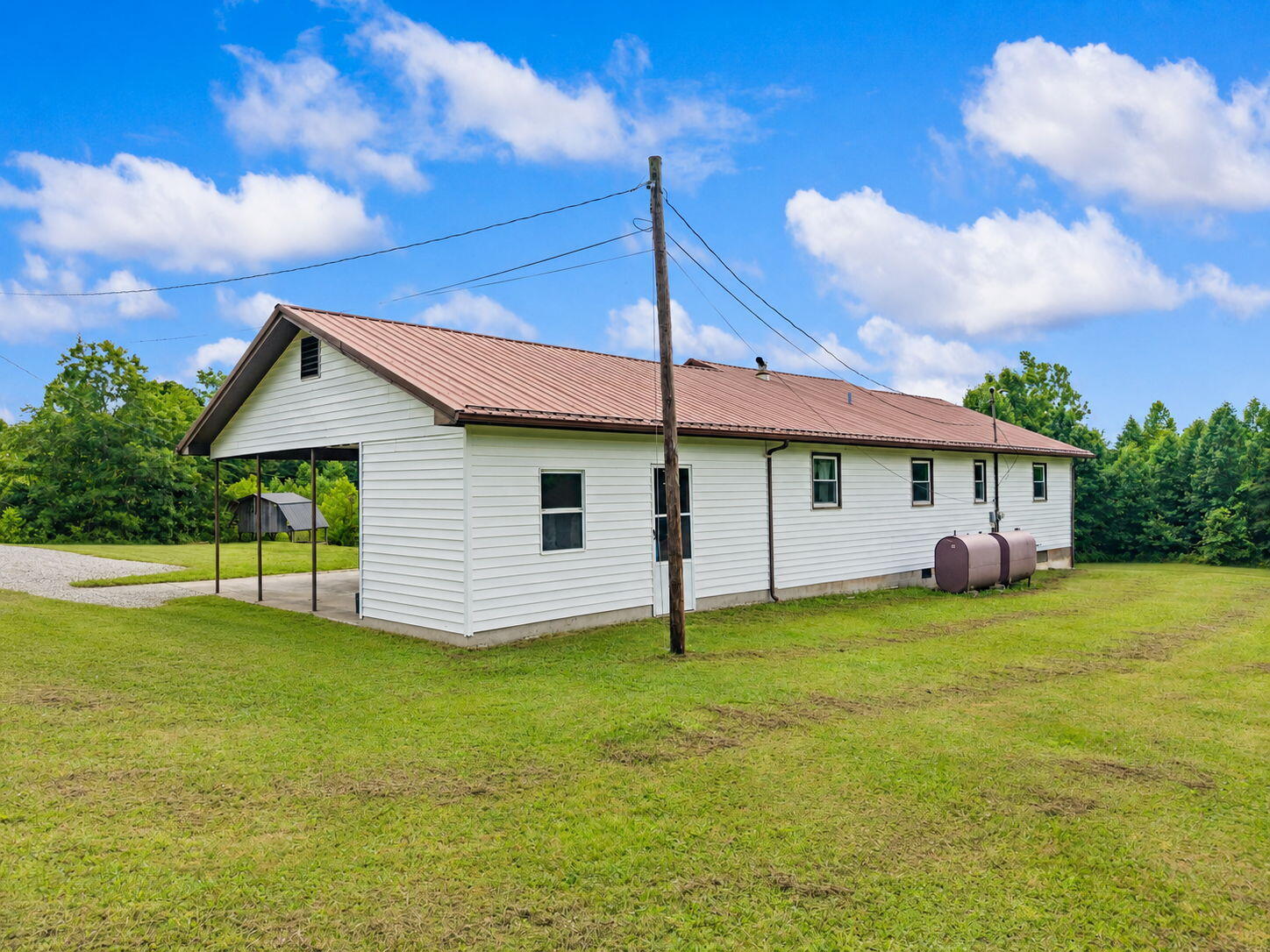 3492 Hawk Creek Road Property Photo 43