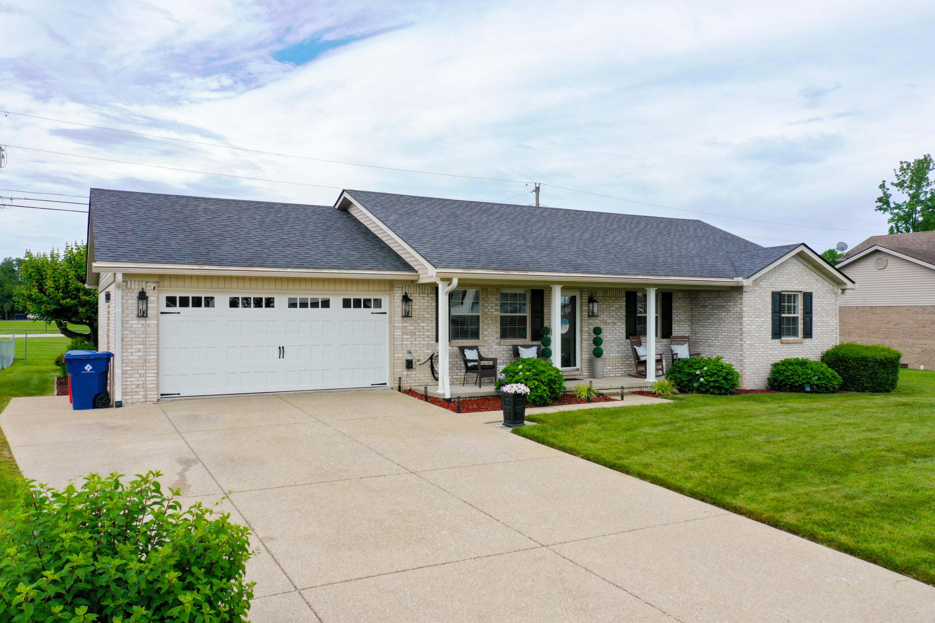 419 Plumtree Drive Property Photo 3