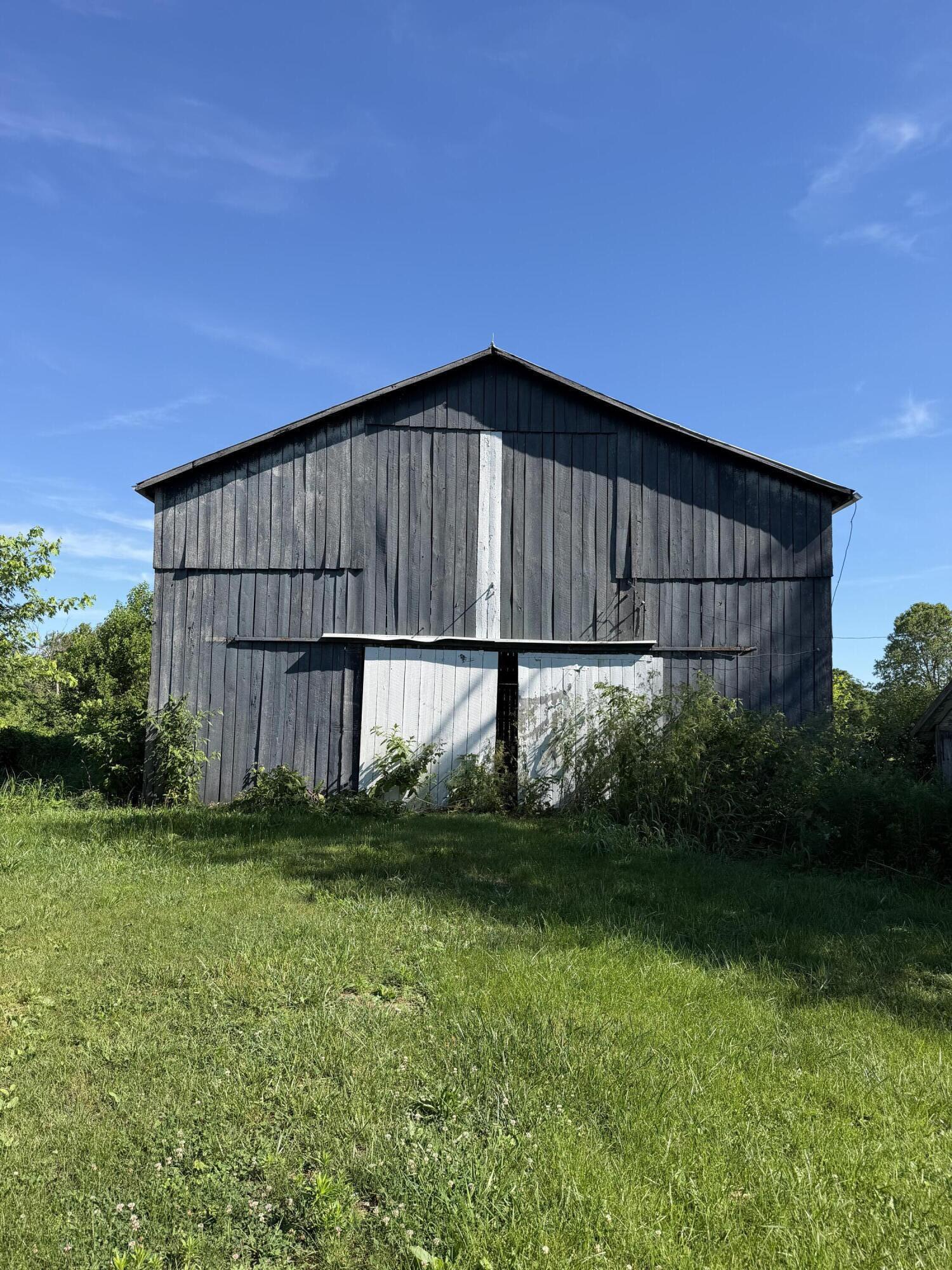 7825 Mount Carmel Road Property Photo 3