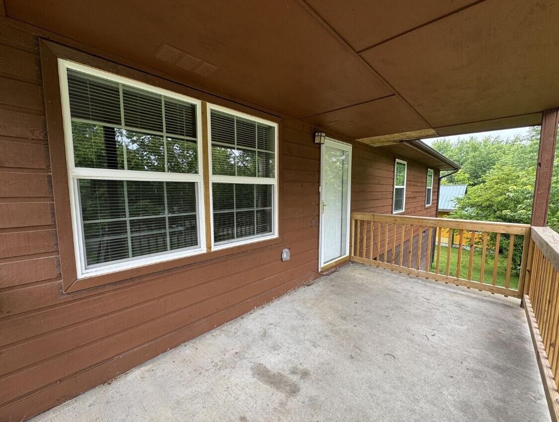 312 Keith Whitley Boulevard Property Photo 2