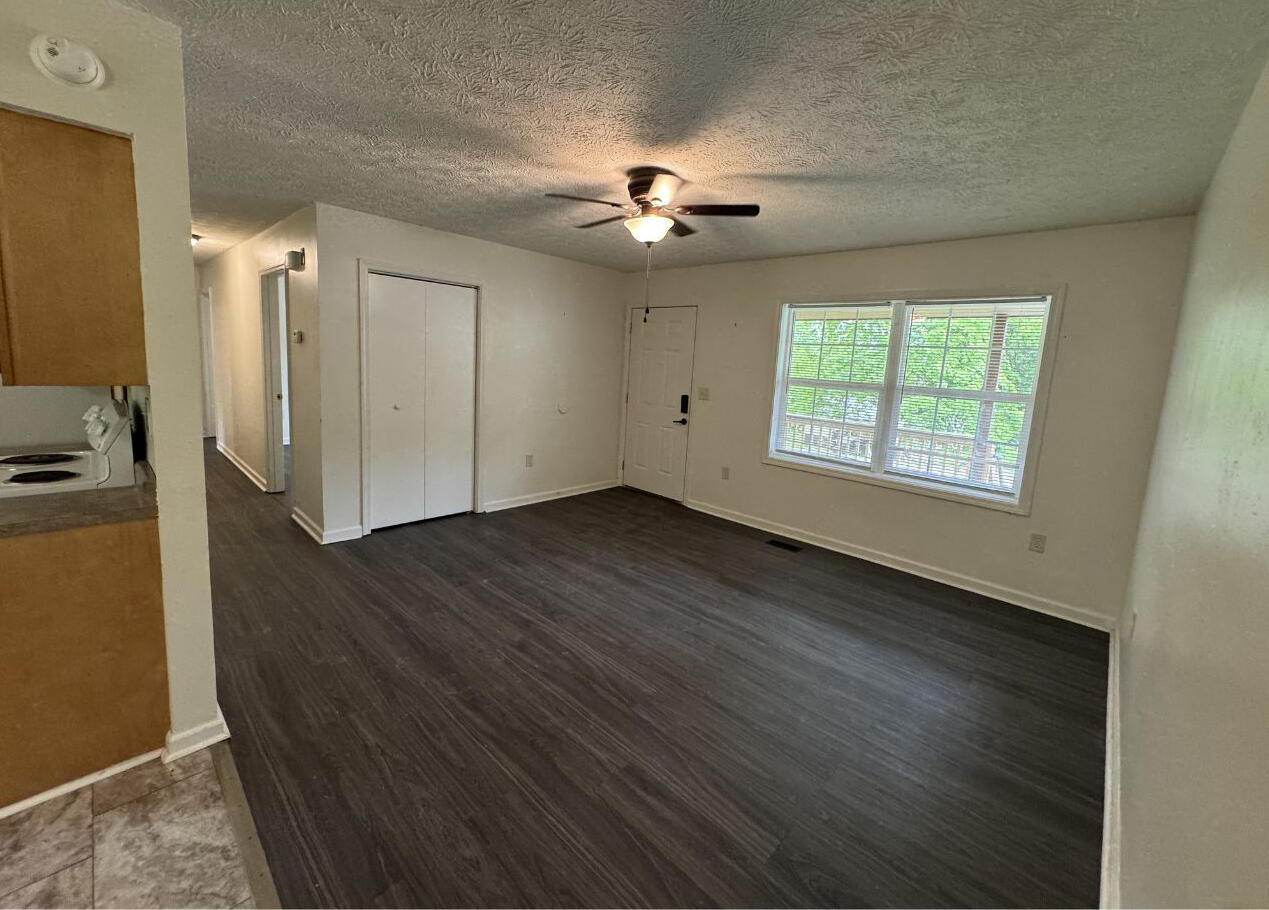 312 Keith Whitley Boulevard Property Photo 4