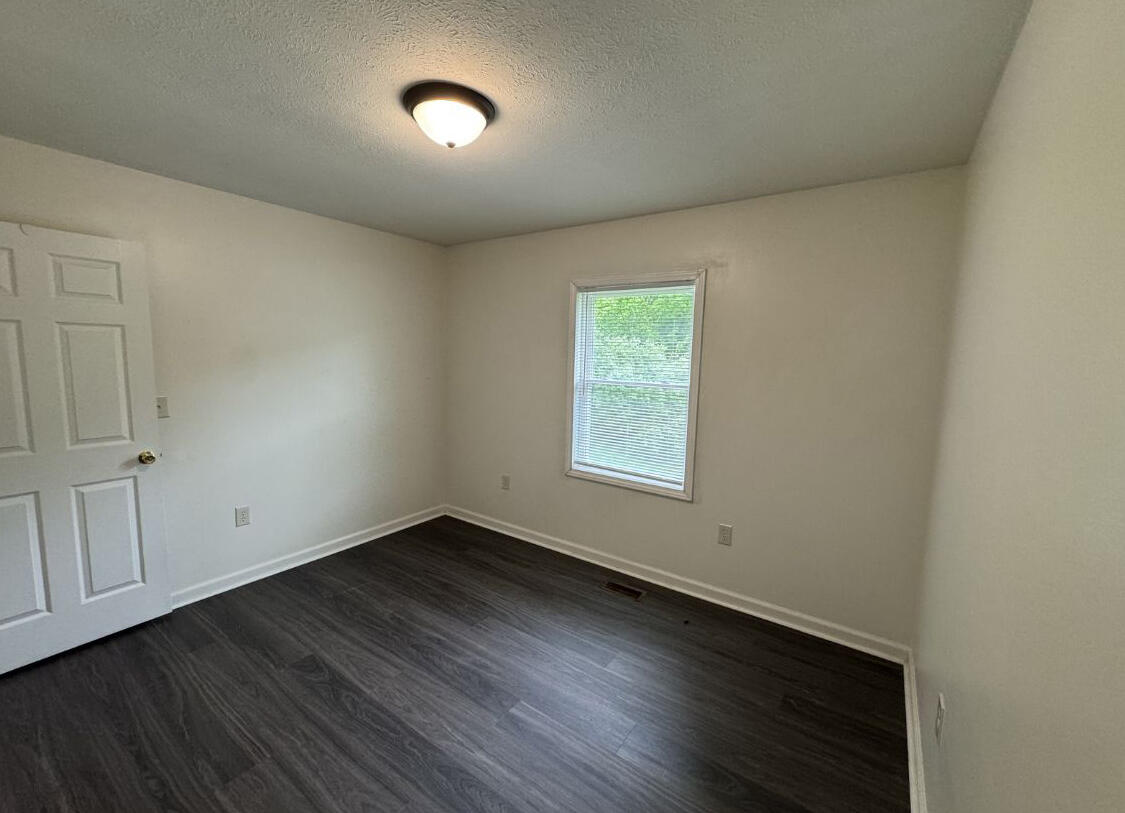 312 Keith Whitley Boulevard Property Photo 8