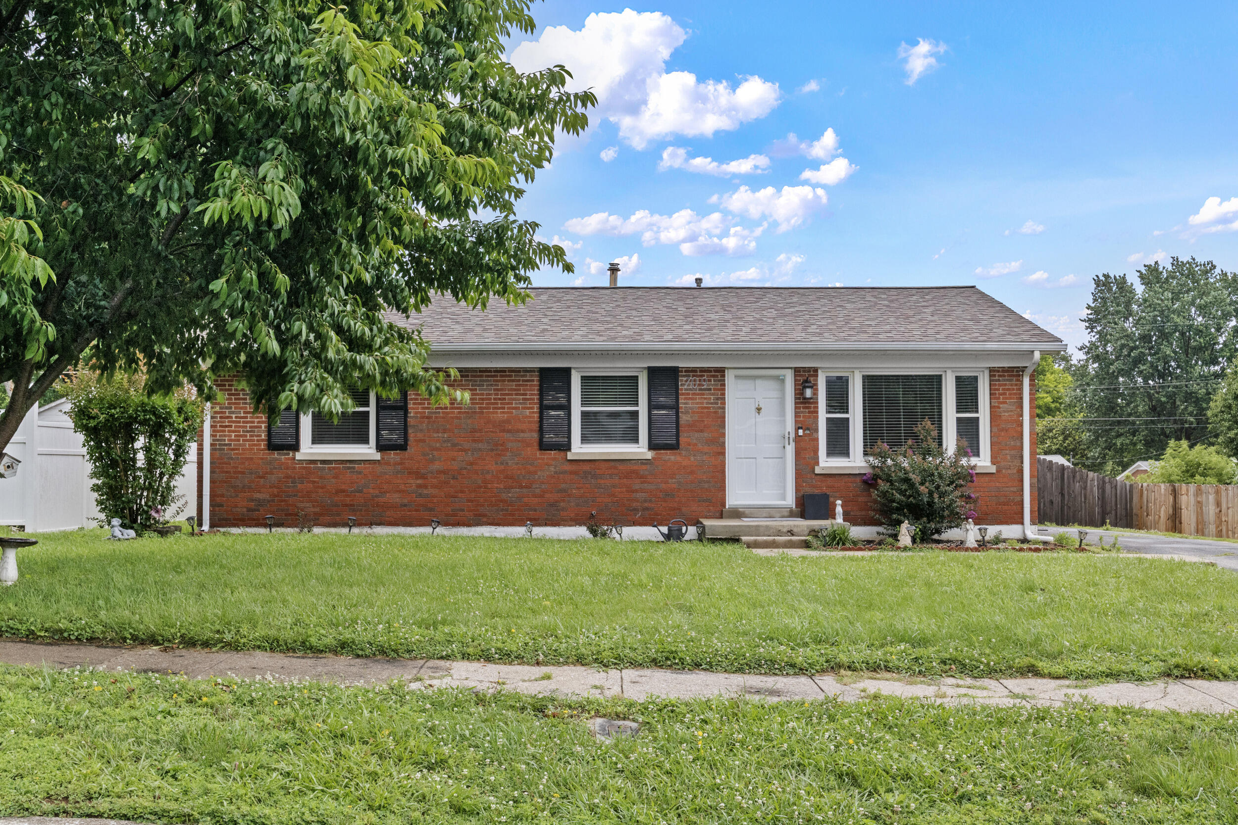 709 Parkside Drive Property Photo 1