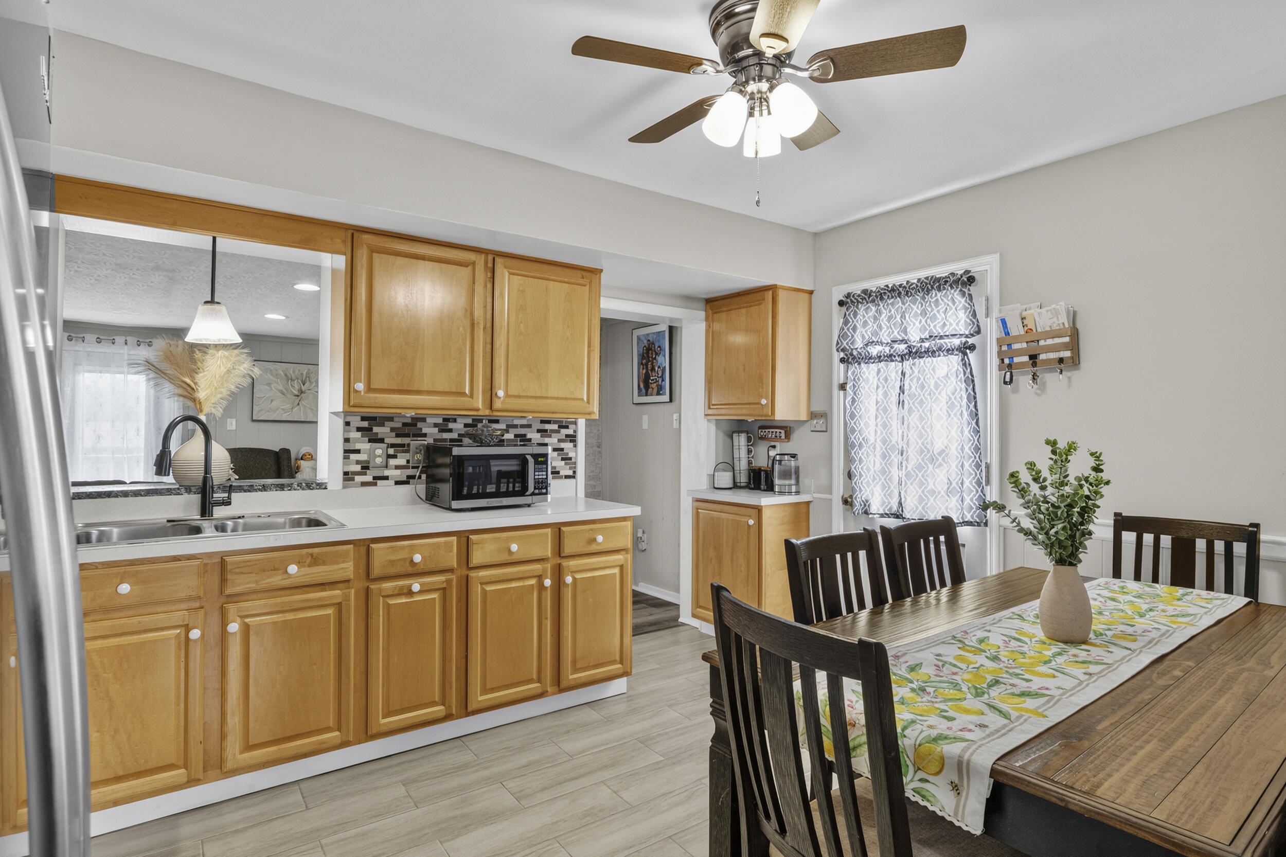 709 Parkside Drive Property Photo 6
