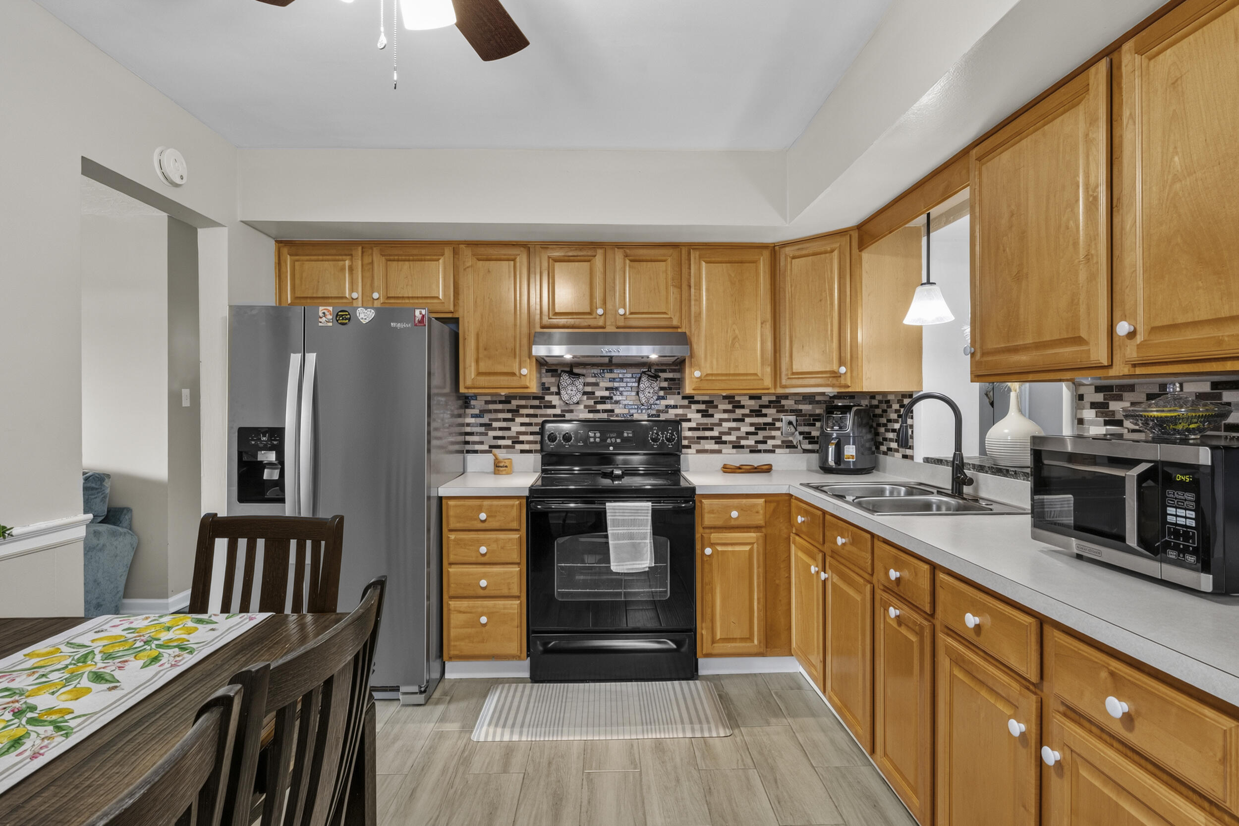 709 Parkside Drive Property Photo 8