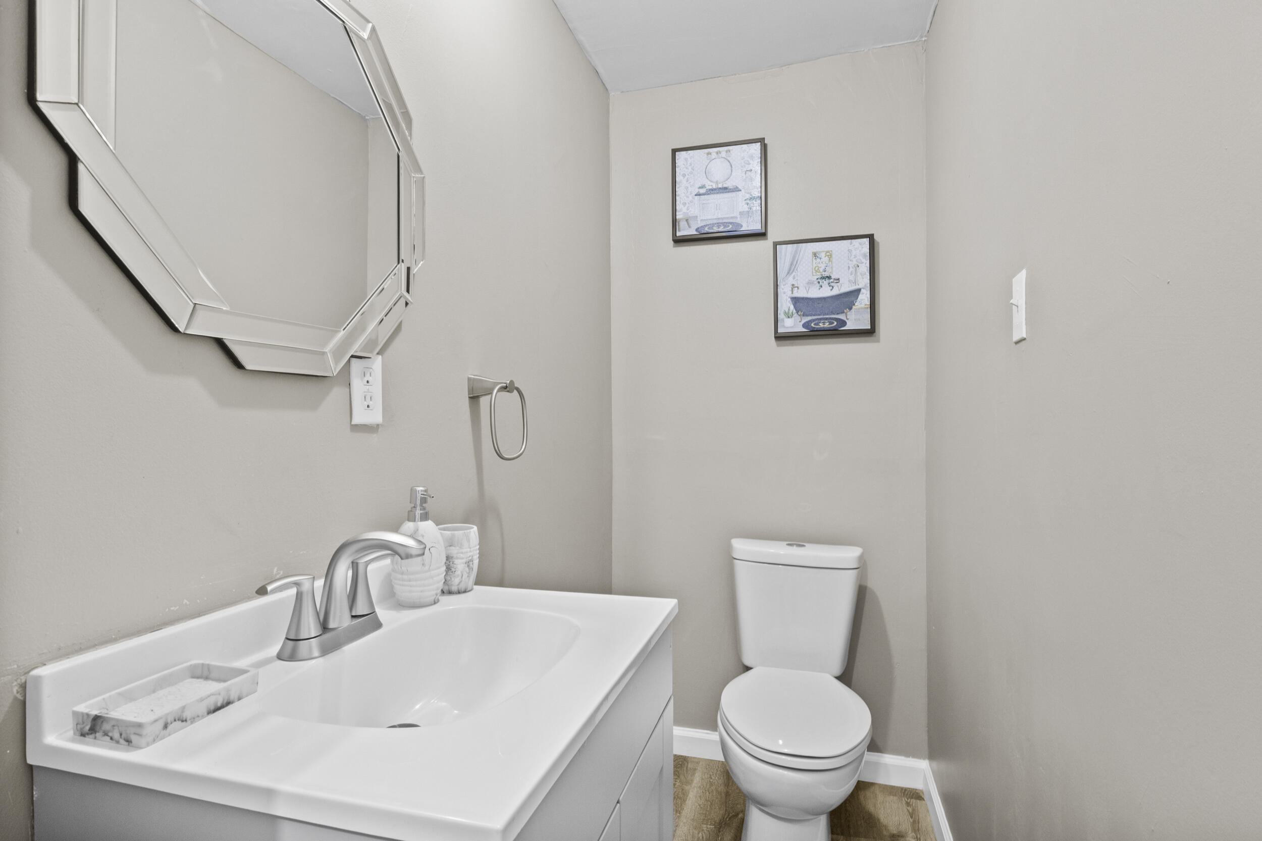 709 Parkside Drive Property Photo 17
