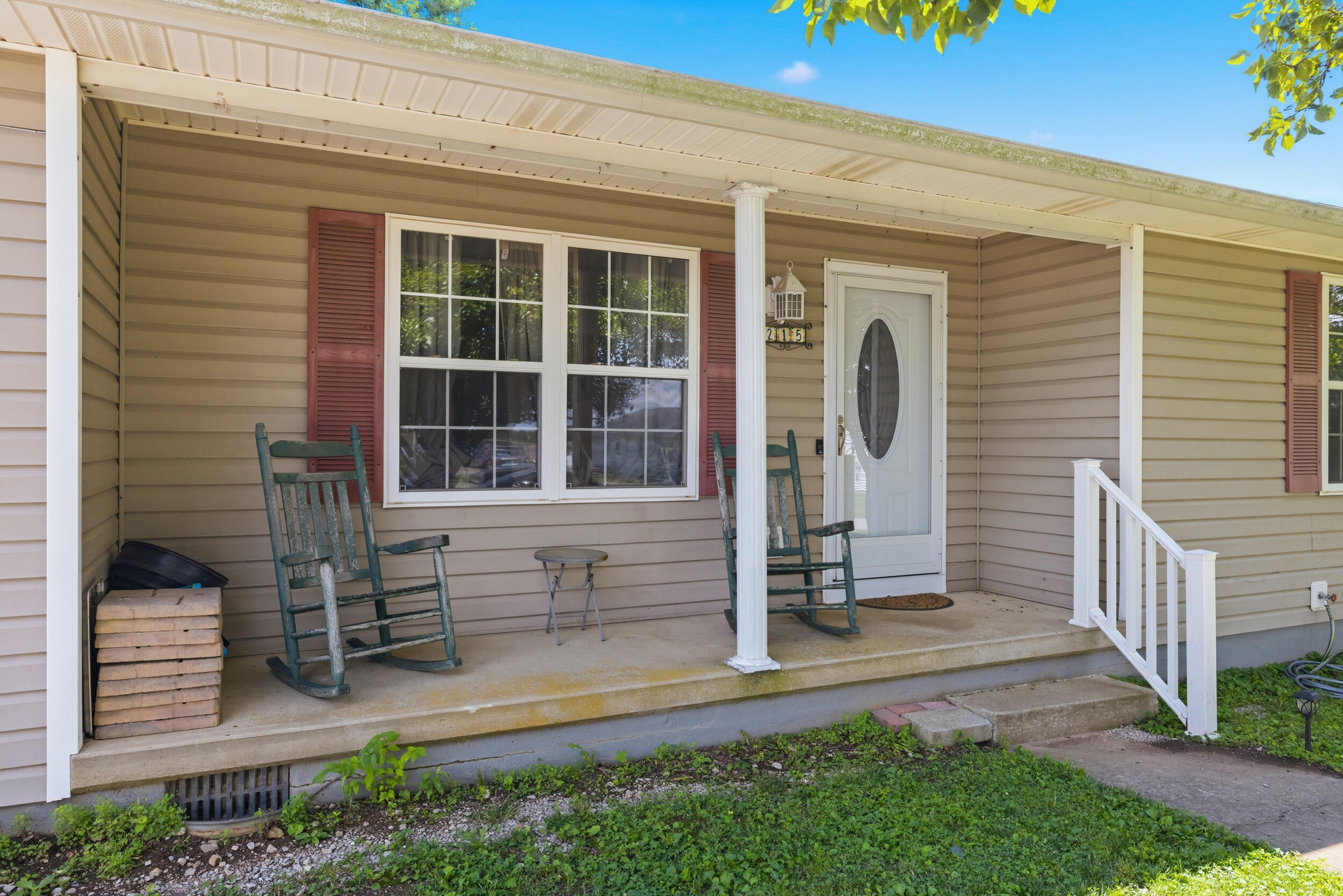 215 Azalea Street Property Photo 3