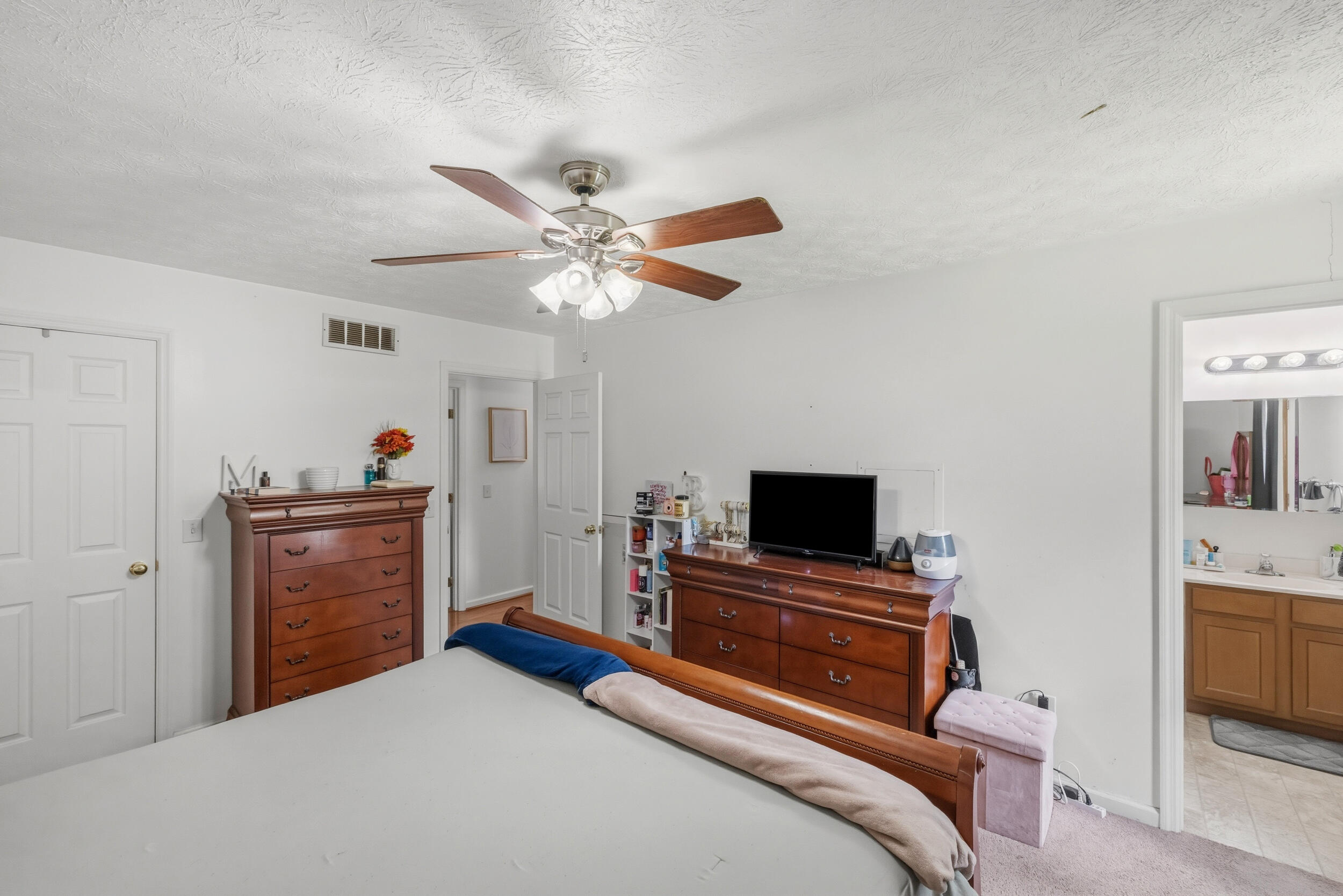 215 Azalea Street Property Photo 19