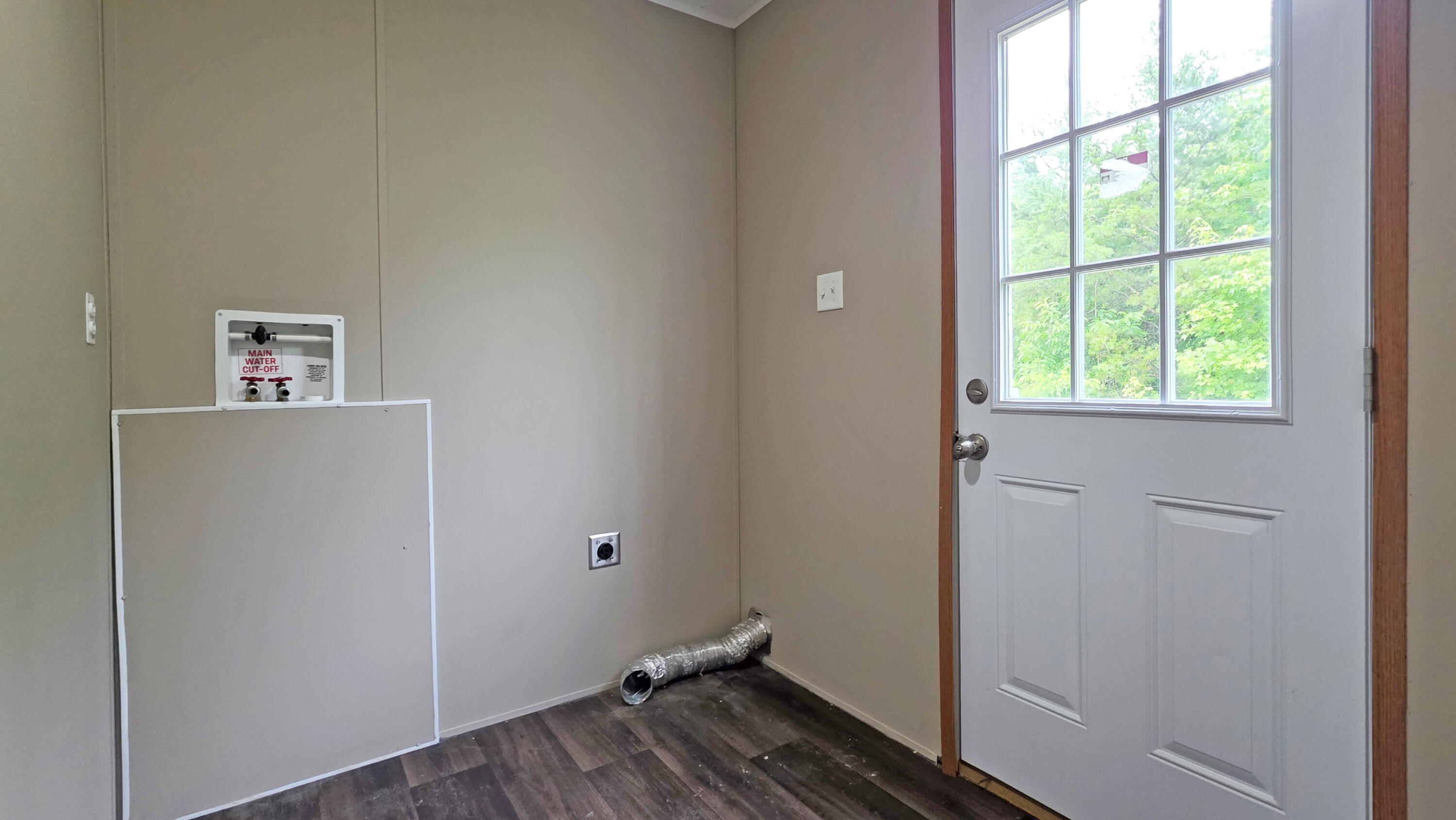 89 Tower Road Property Photo 11