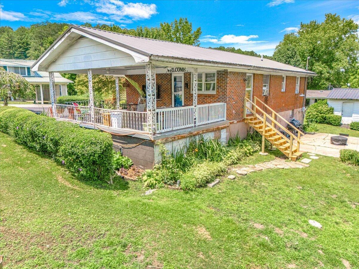 129 Mullins Street Property Photo 3