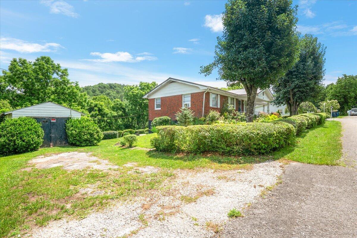 129 Mullins Street Property Photo 5
