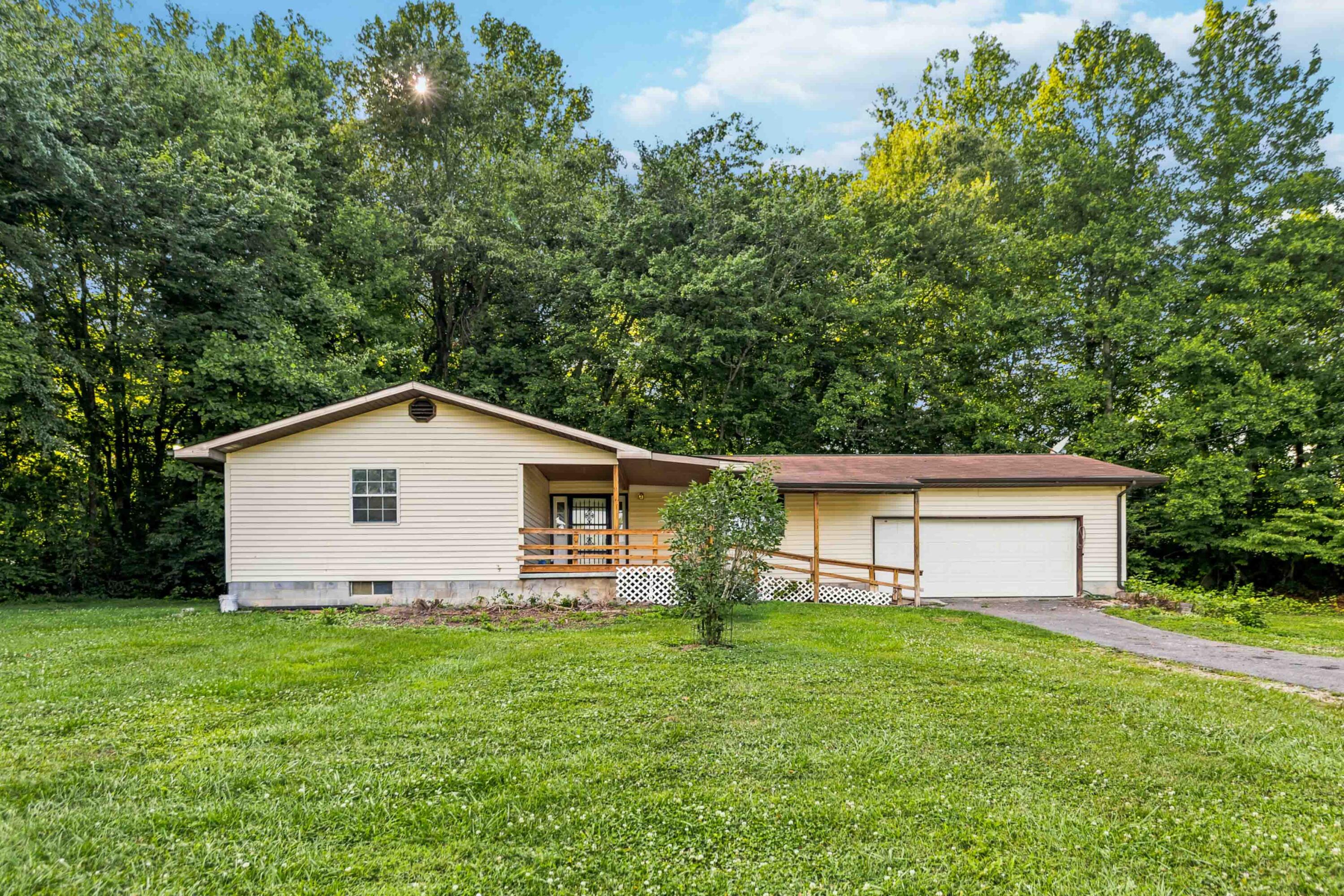 3572 Echo Valley Road Property Photo 2