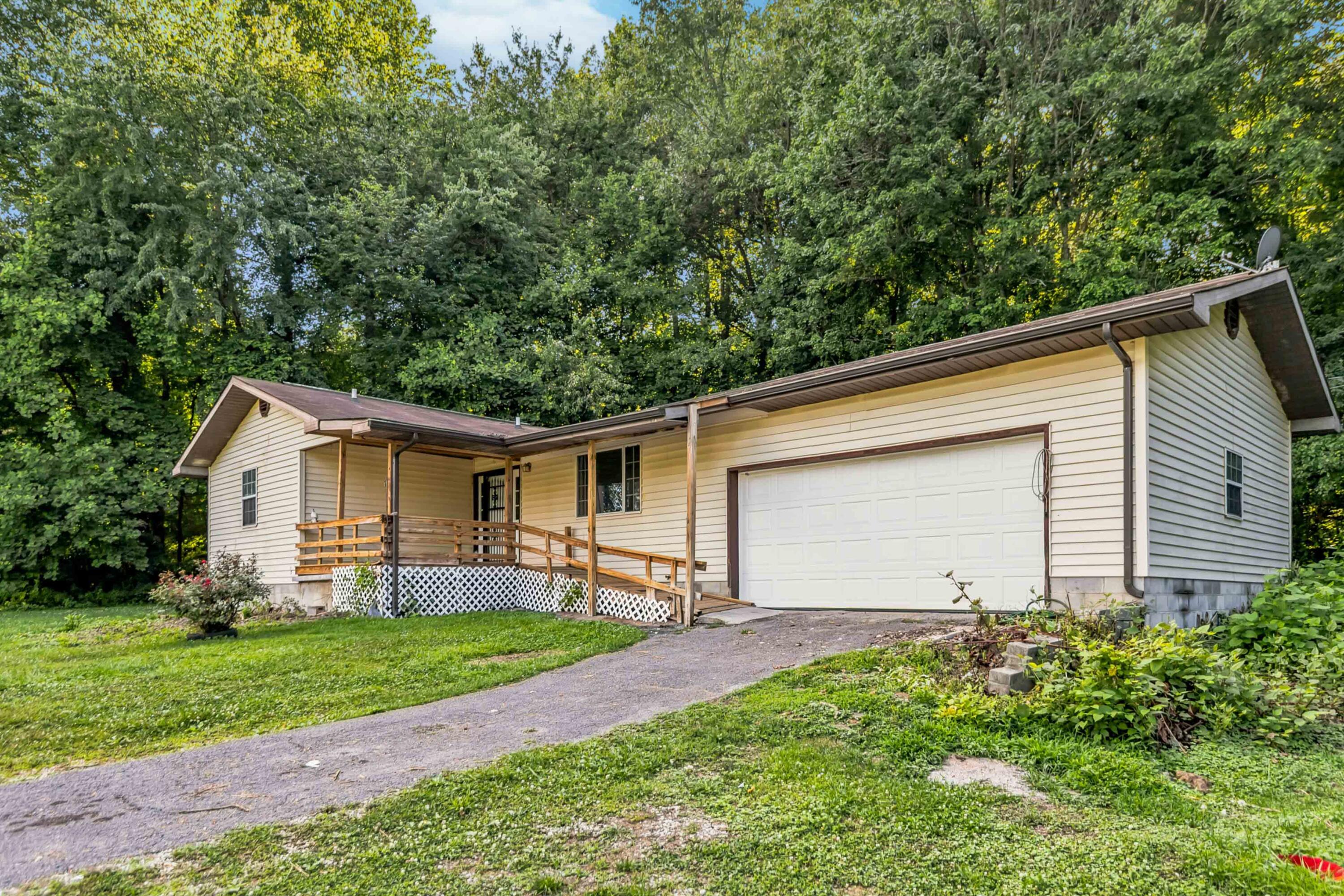 3572 Echo Valley Road Property Photo 3