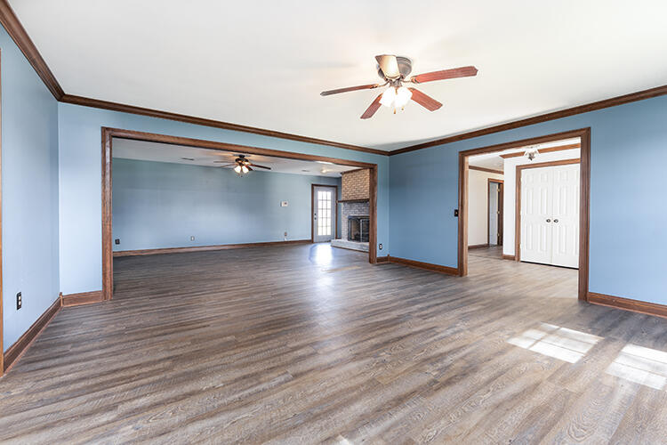 923 Meadow Lane Property Photo 7