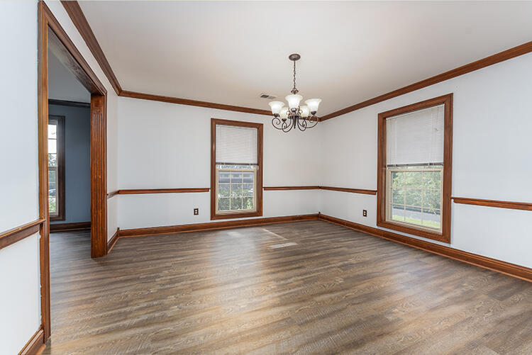 923 Meadow Lane Property Photo 8