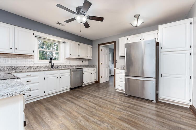 923 Meadow Lane Property Photo 10
