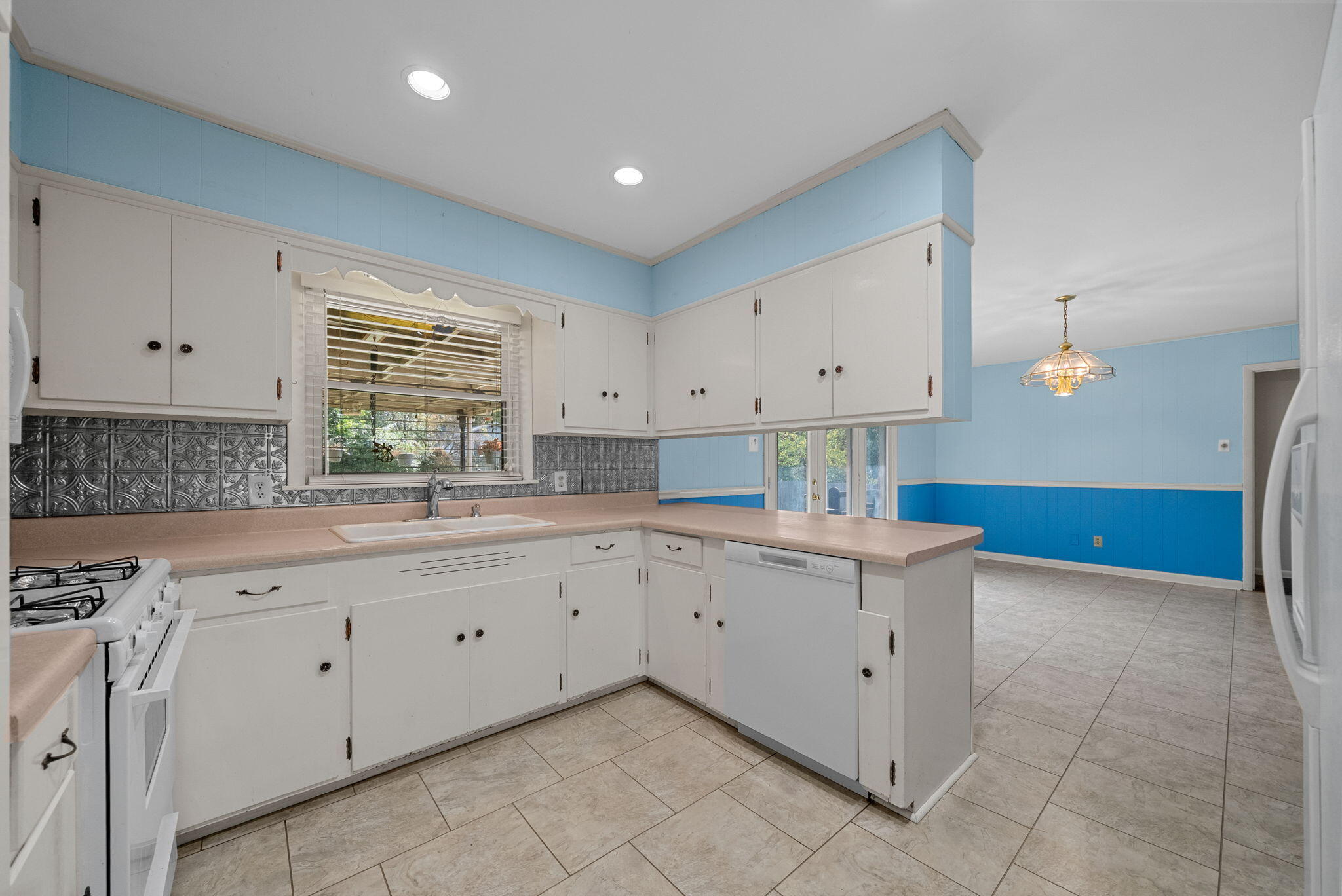 106 Millbrooke Drive Property Photo 6