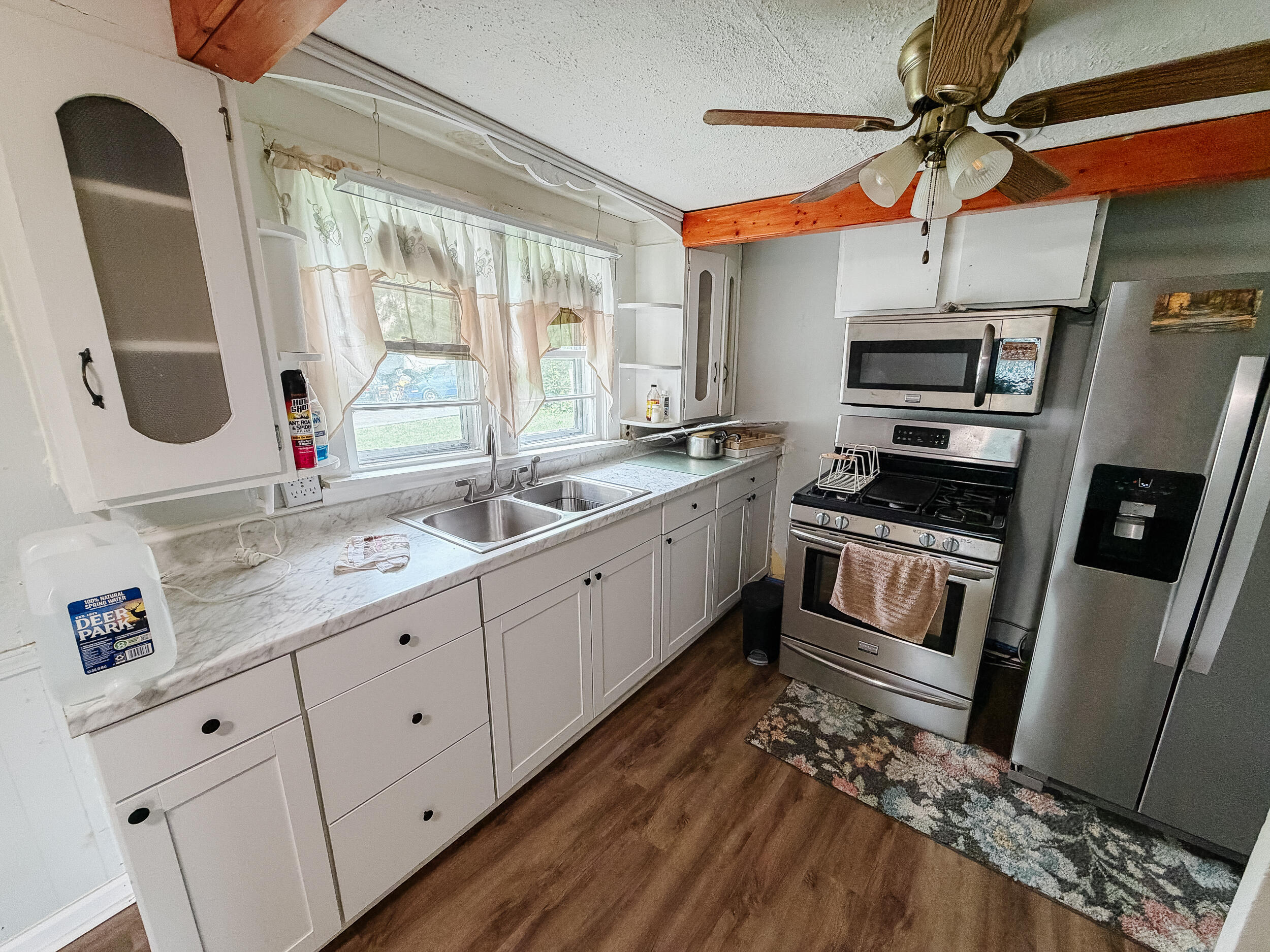 409 Willow Lane Property Photo 15