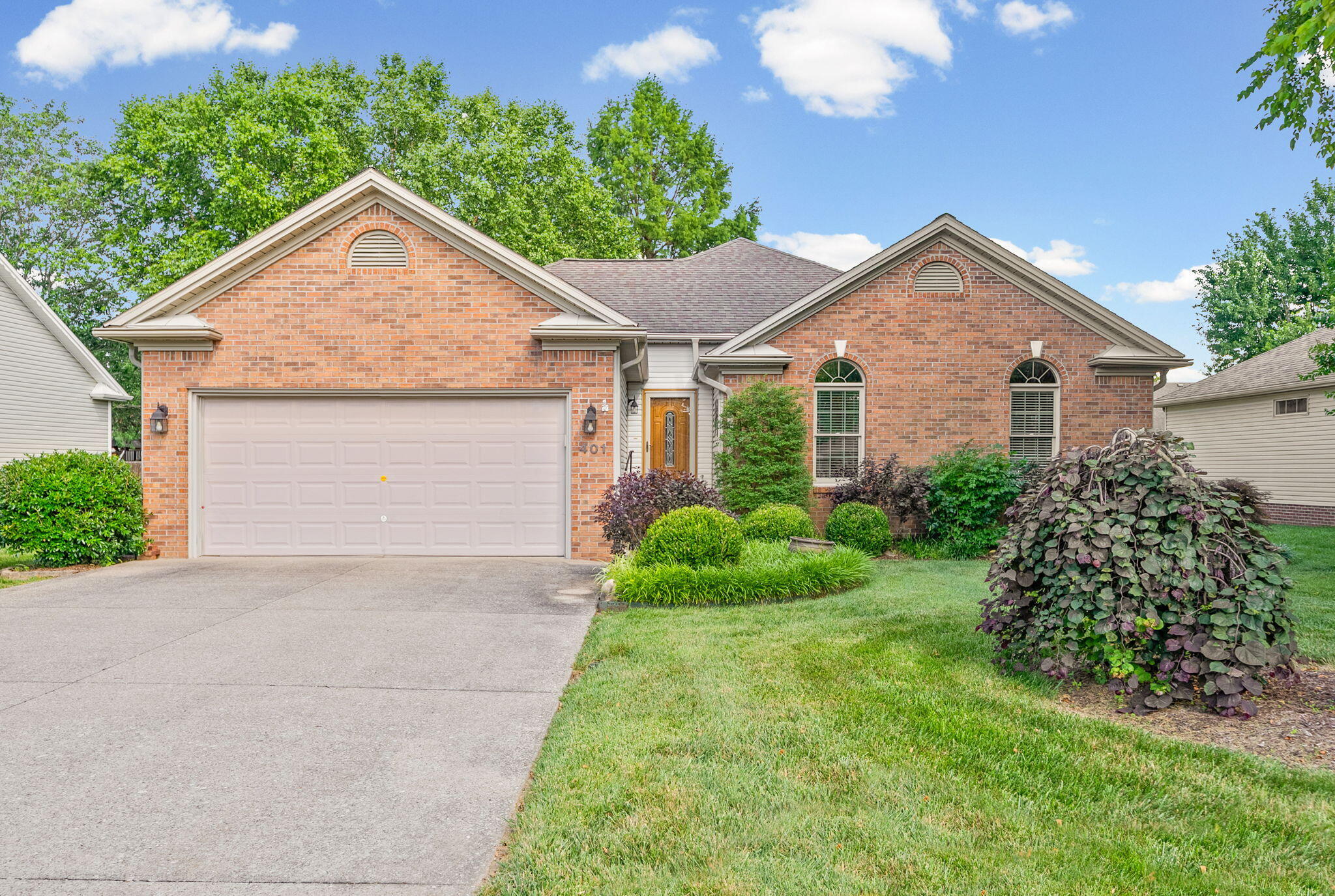 401 Irish Circle Property Photo 1