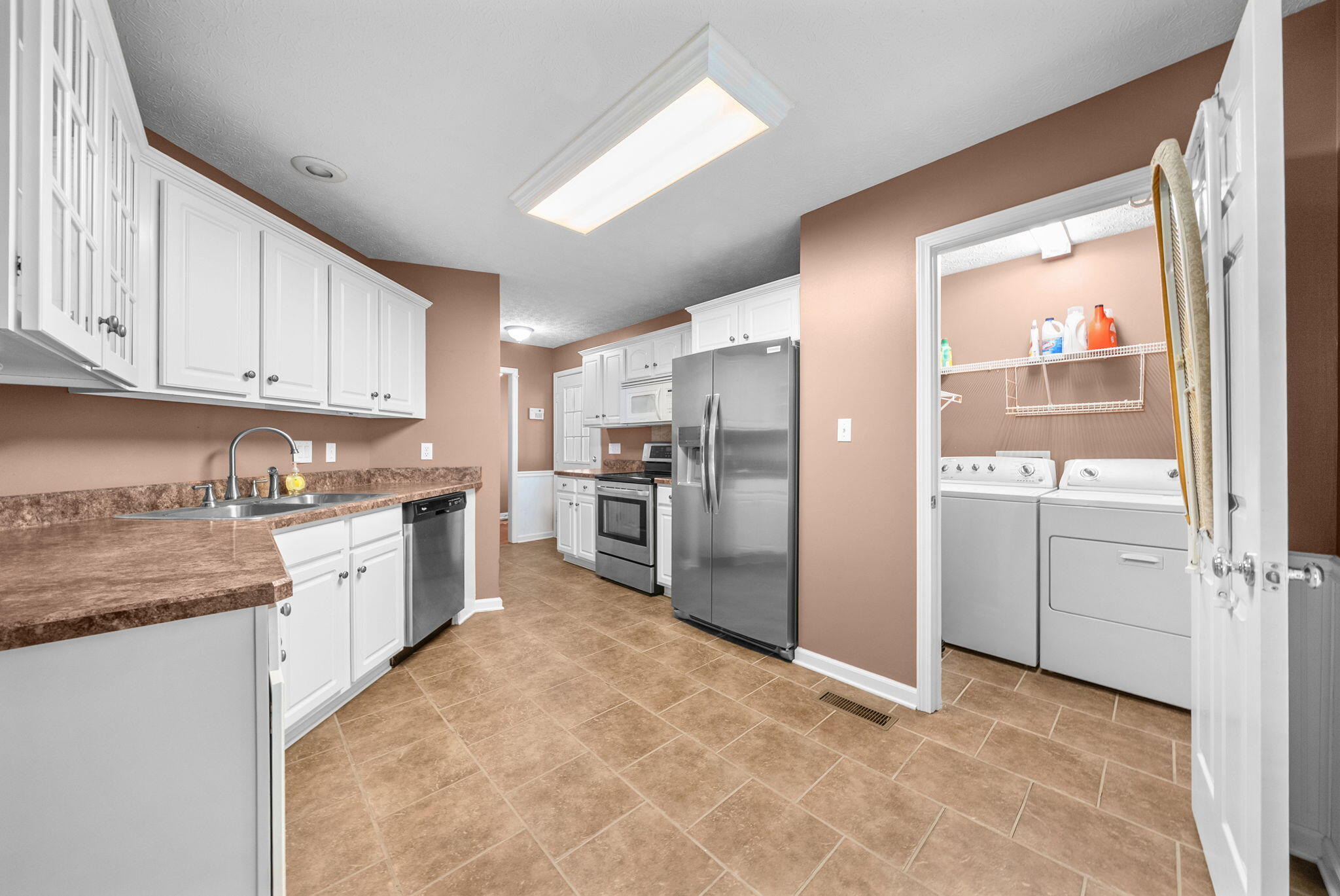 401 Irish Circle Property Photo 5