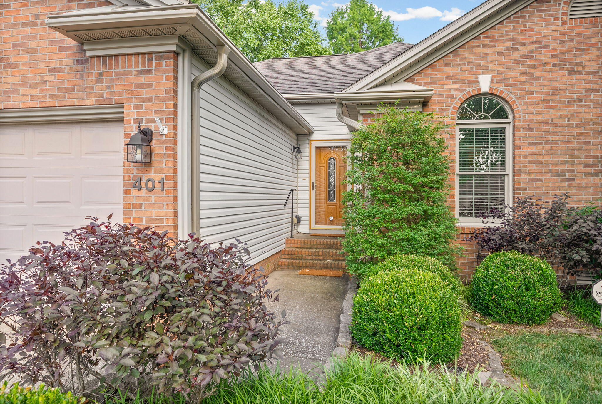 401 Irish Circle Property Photo 6