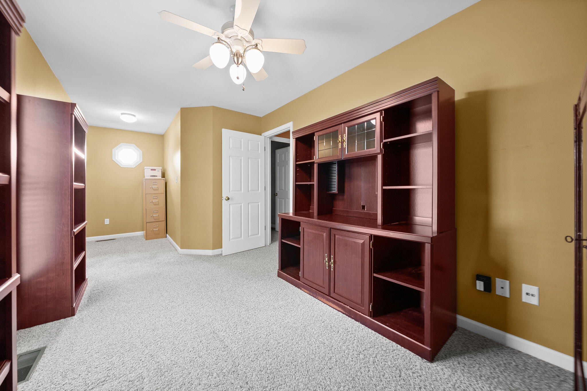 401 Irish Circle Property Photo 21