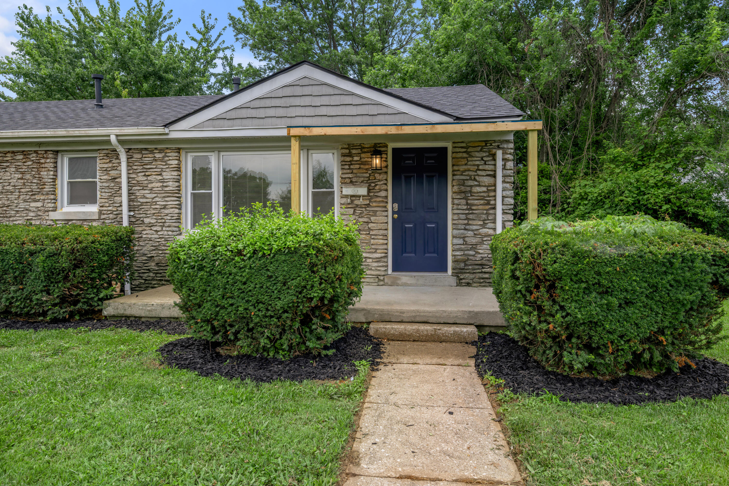 2230 Circle Drive Property Photo 6