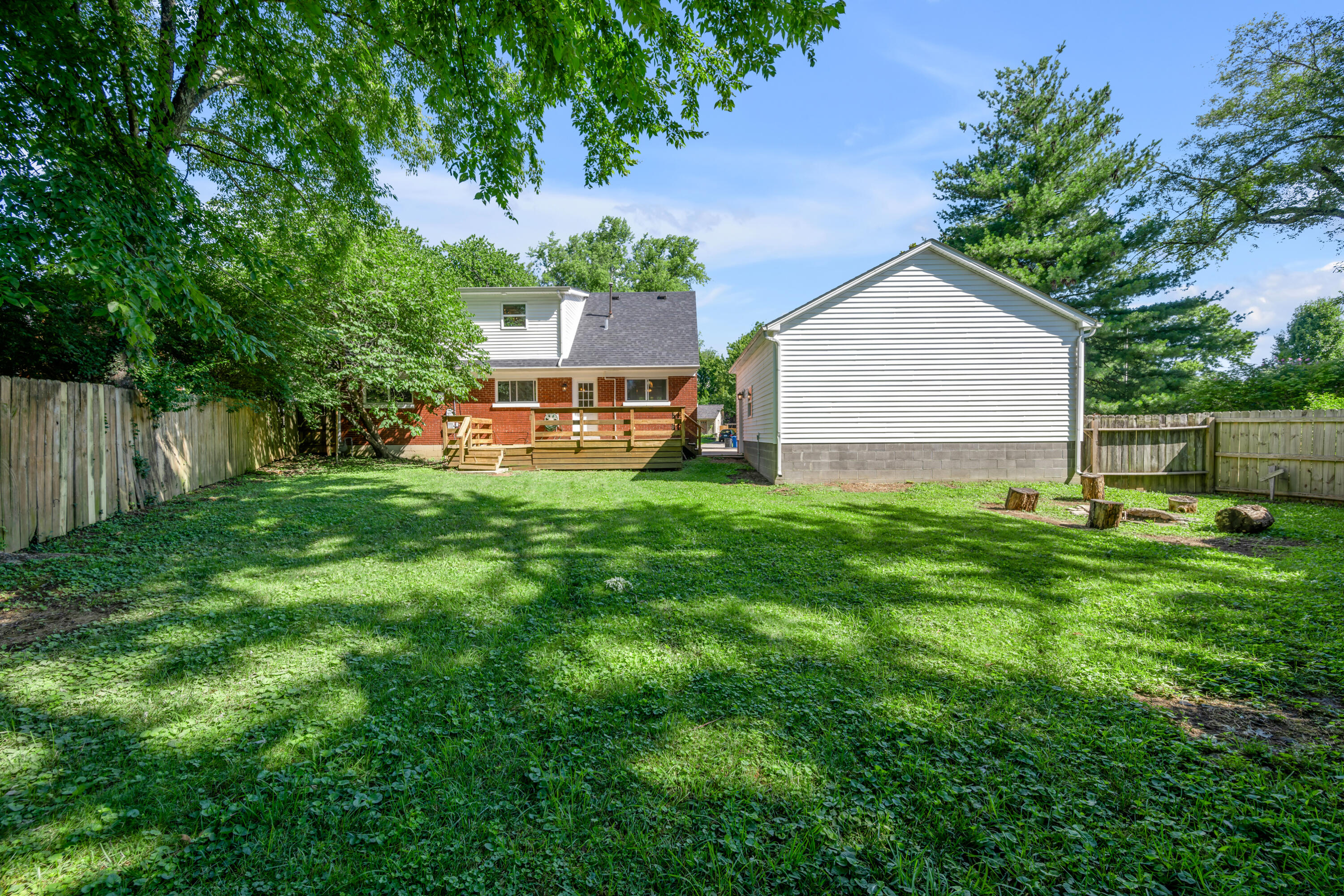 688 Sheridan Drive Property Photo 3