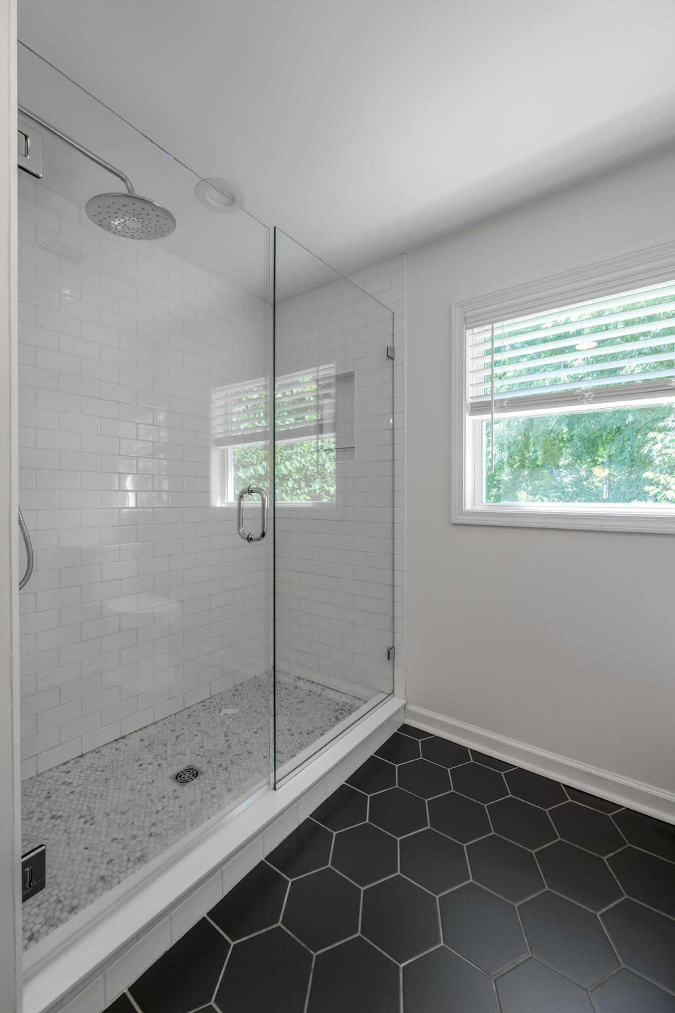 688 Sheridan Drive Property Photo 10
