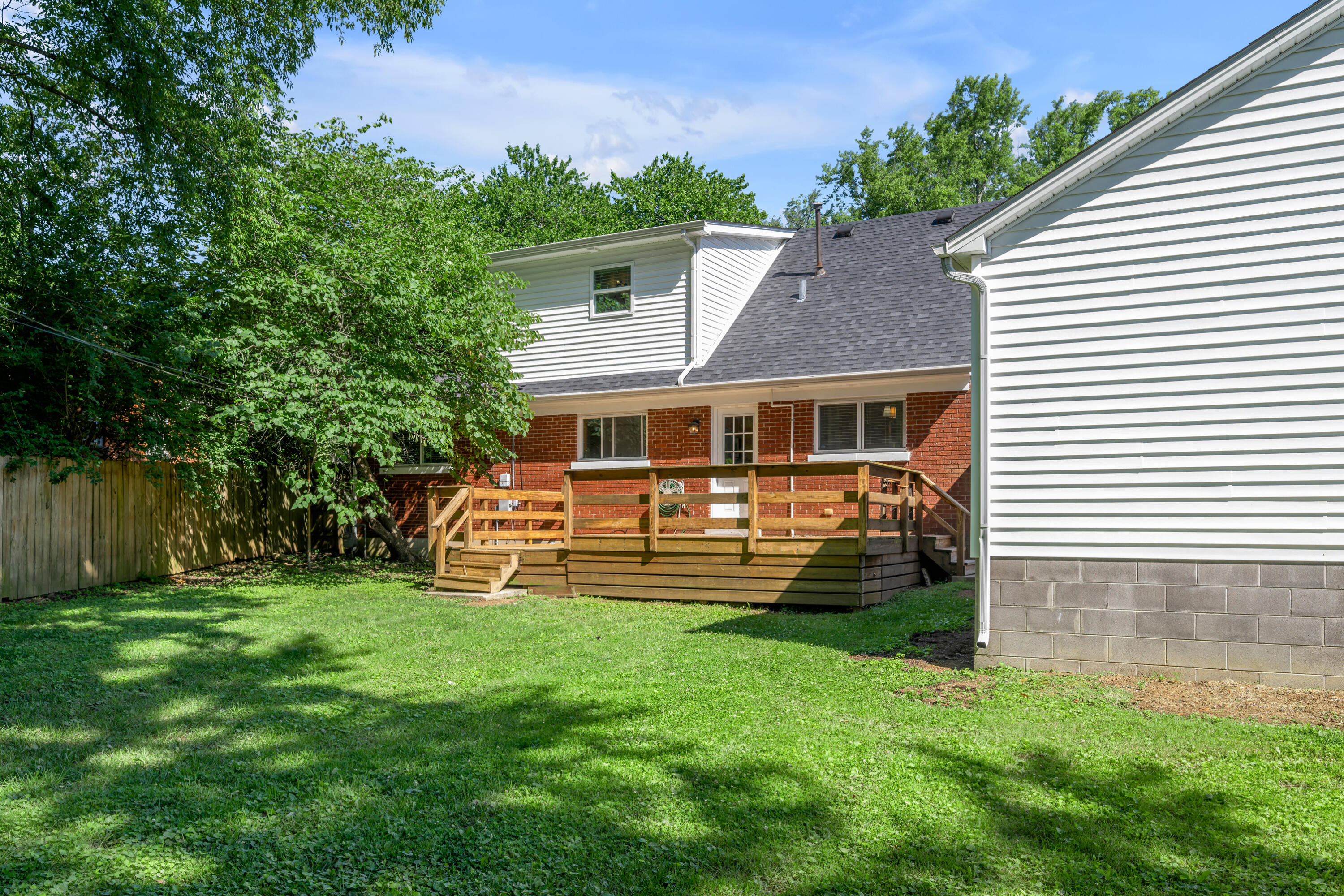 688 Sheridan Drive Property Photo 16