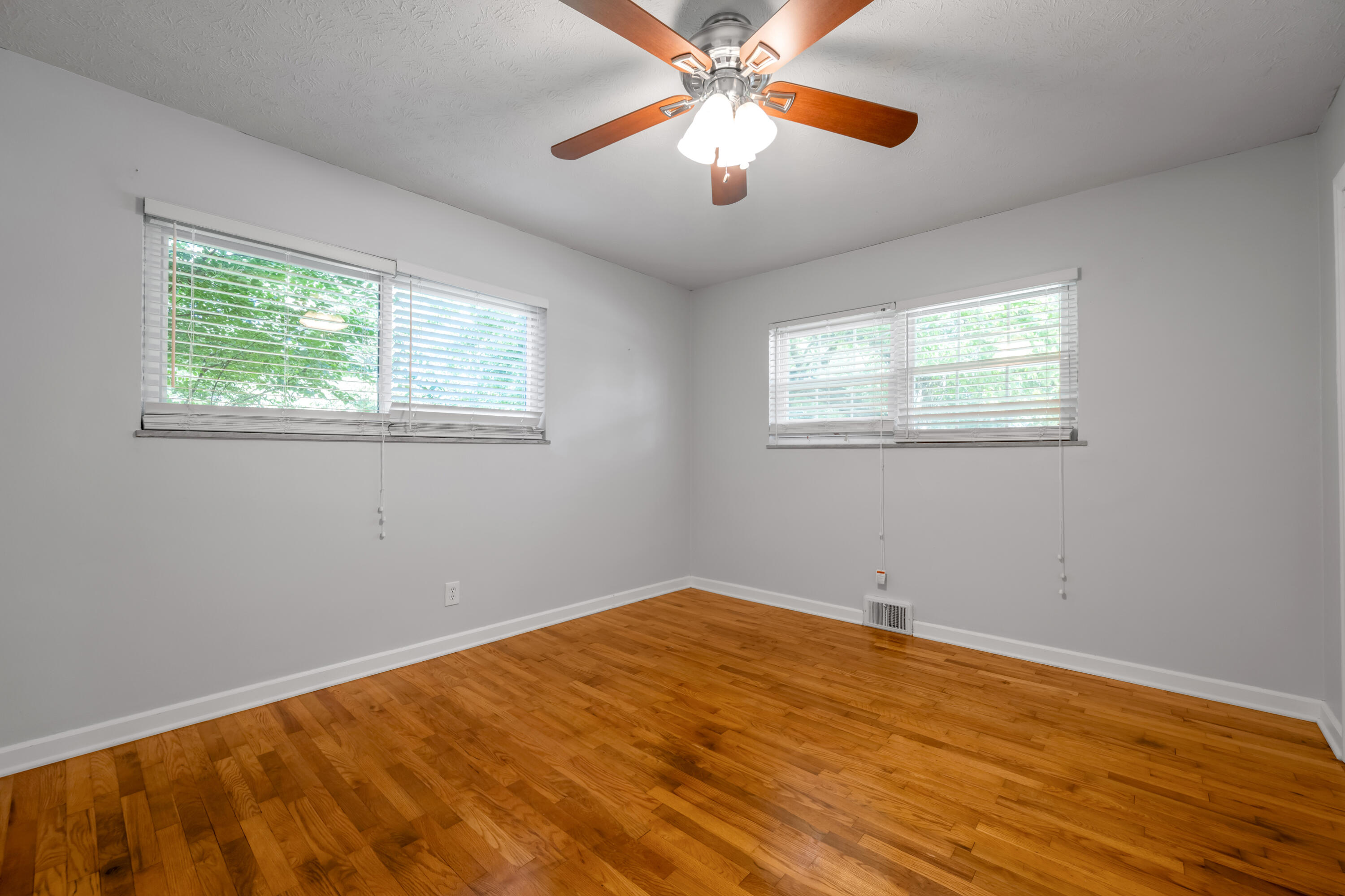 688 Sheridan Drive Property Photo 28