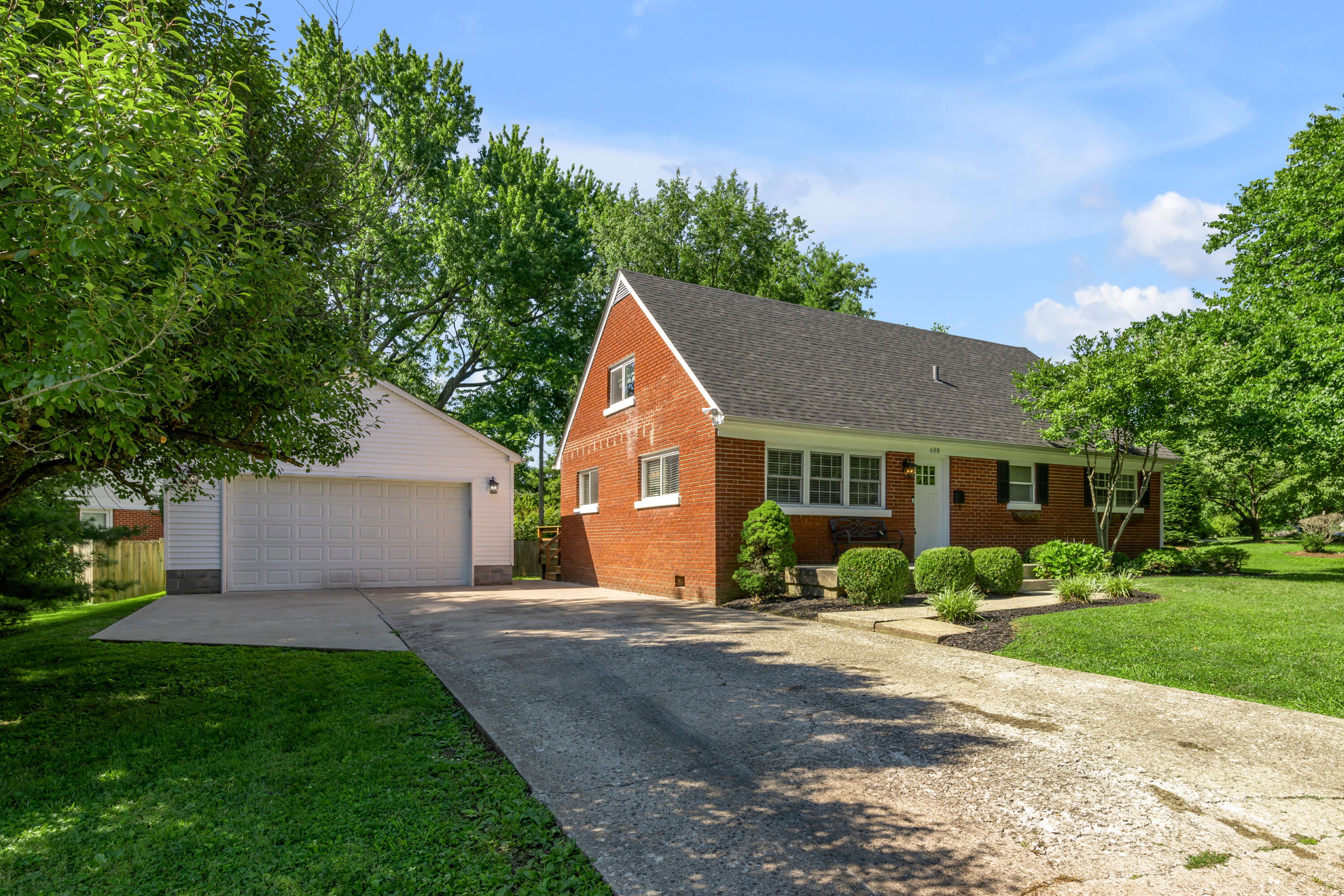 688 Sheridan Drive Property Photo 31