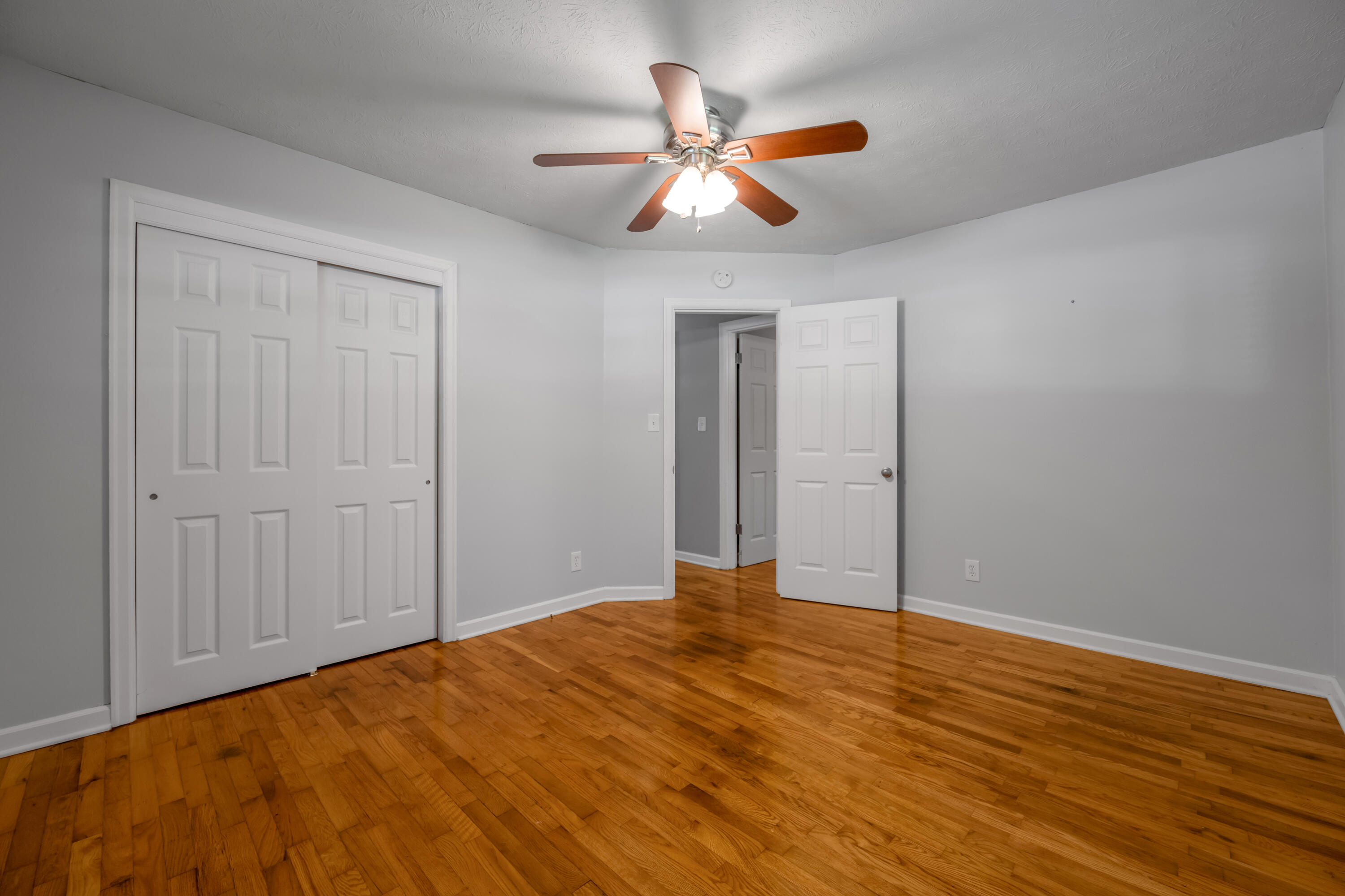 688 Sheridan Drive Property Photo 32