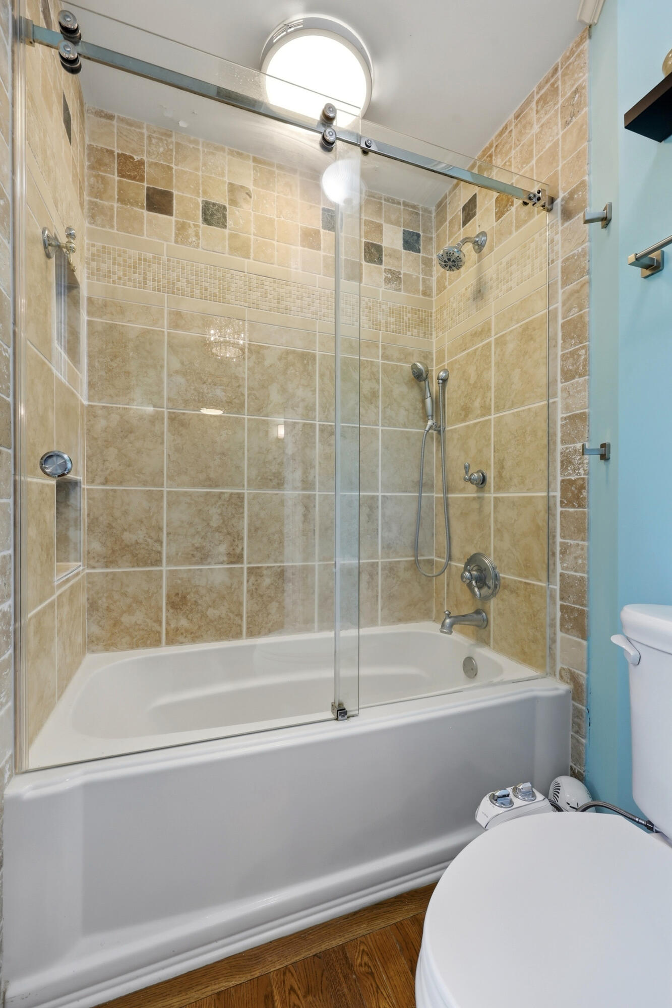 1080 Chetford Drive Property Photo 27