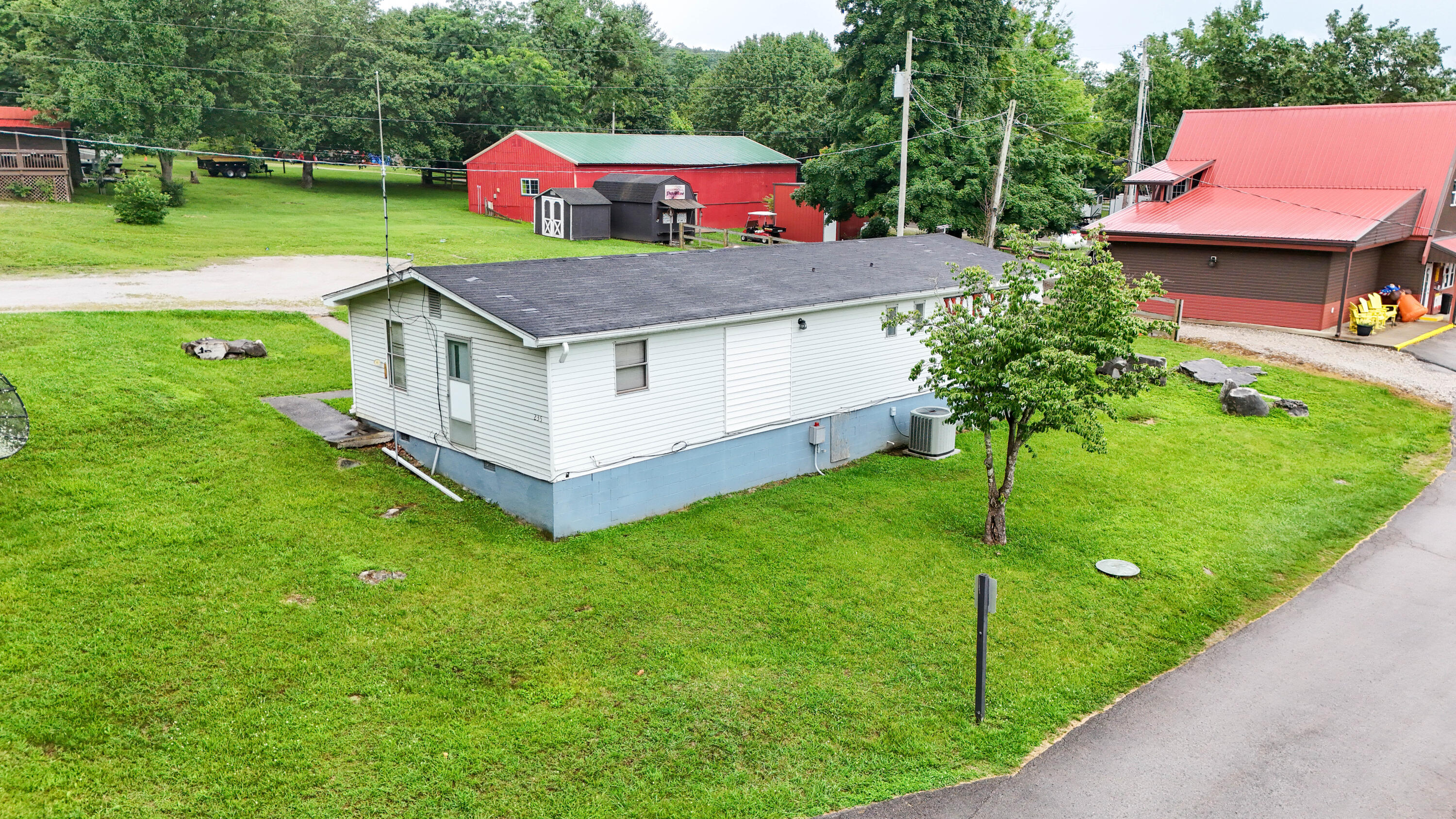 235 Red Foley Road Property Photo 6