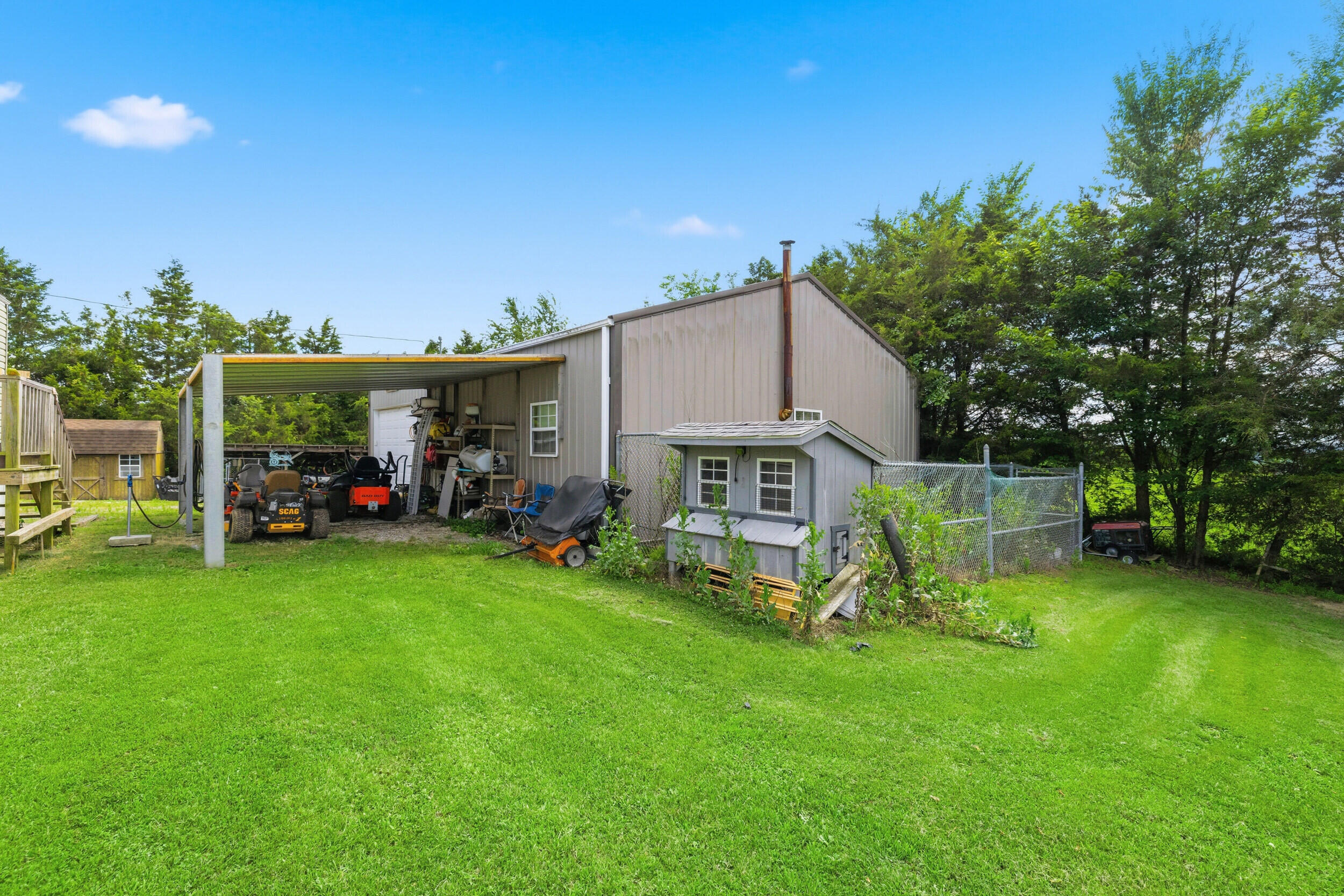 150-182 Combest Drive Property Photo 40