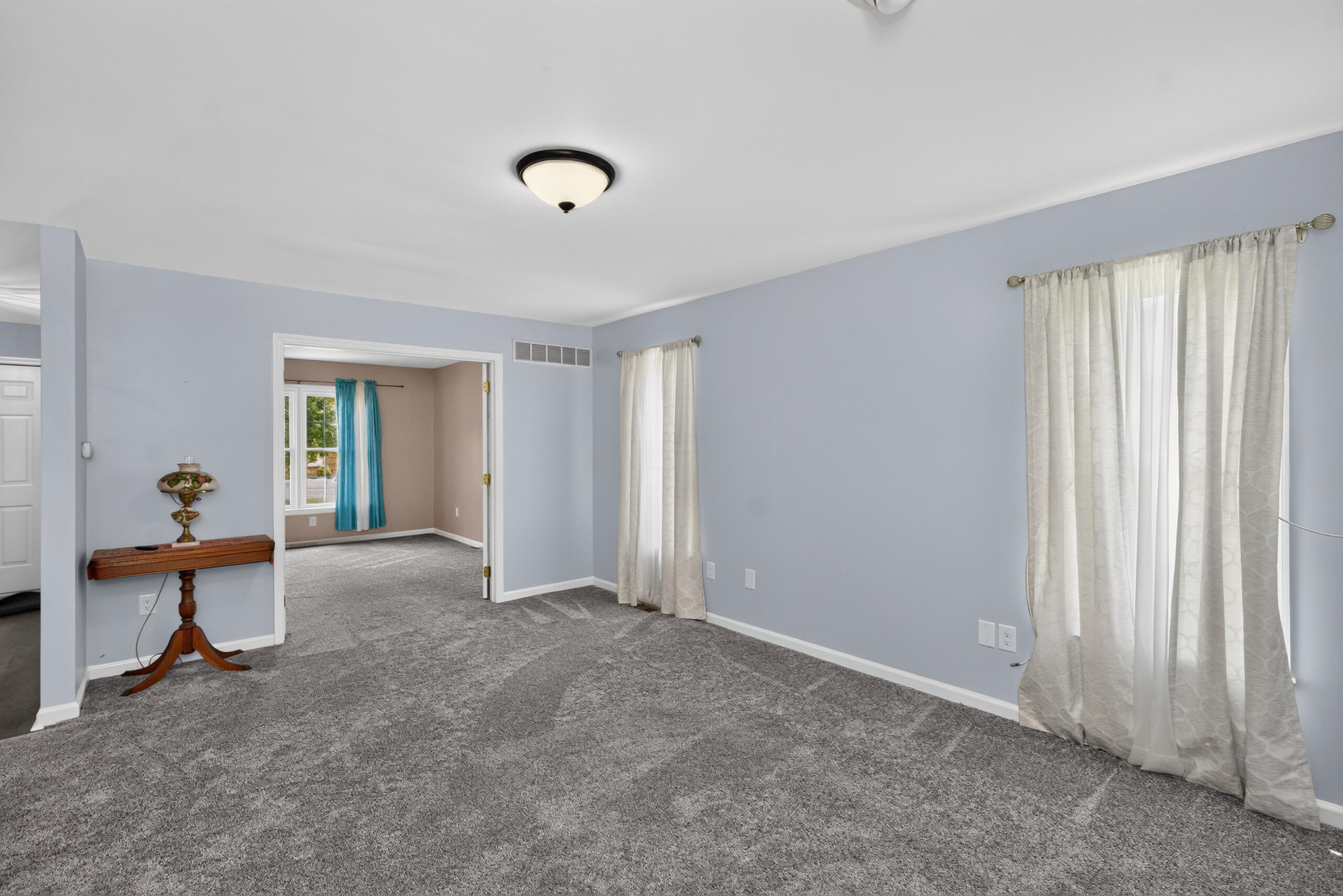 3129 Comanche Trail Property Photo 5