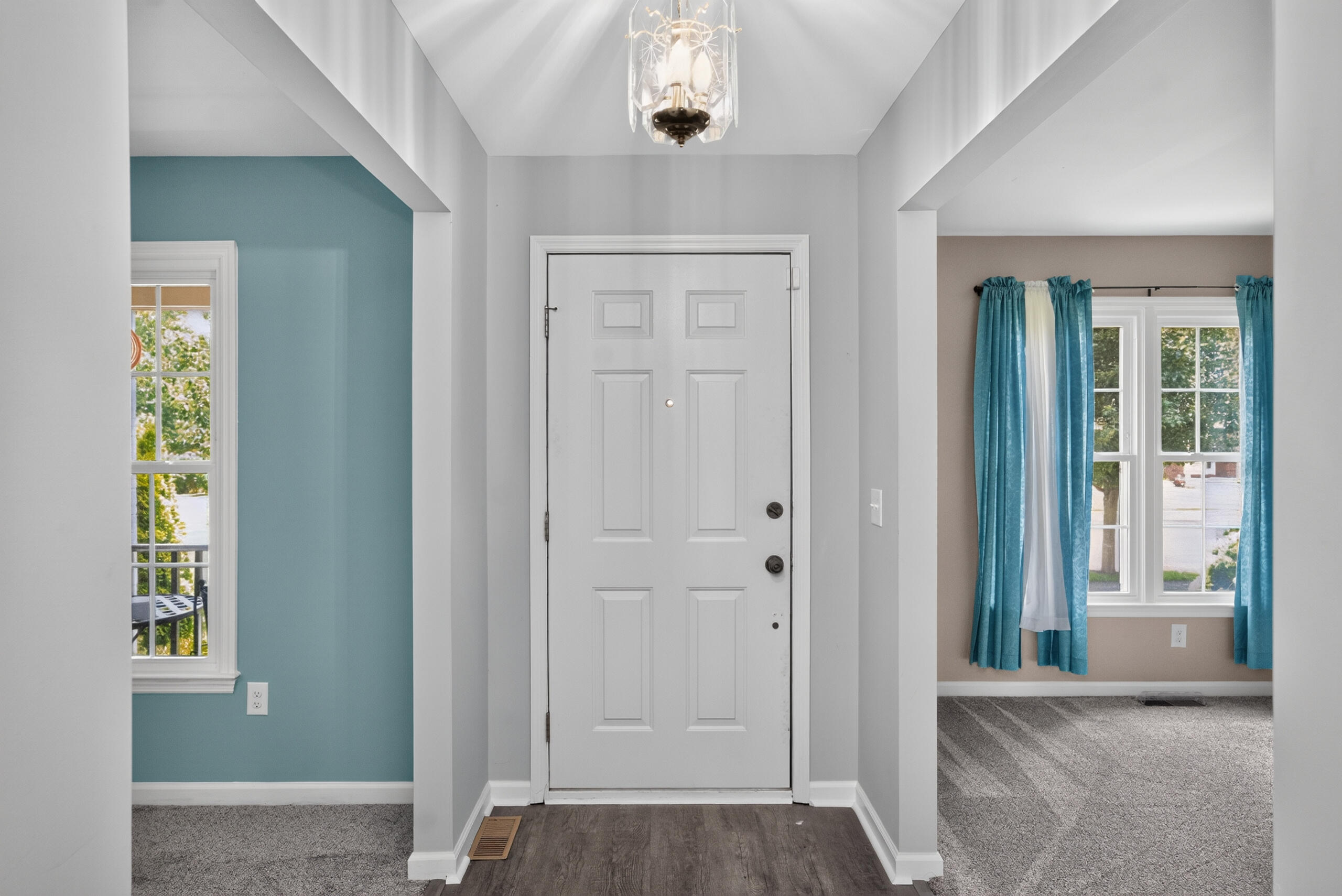 3129 Comanche Trail Property Photo 6