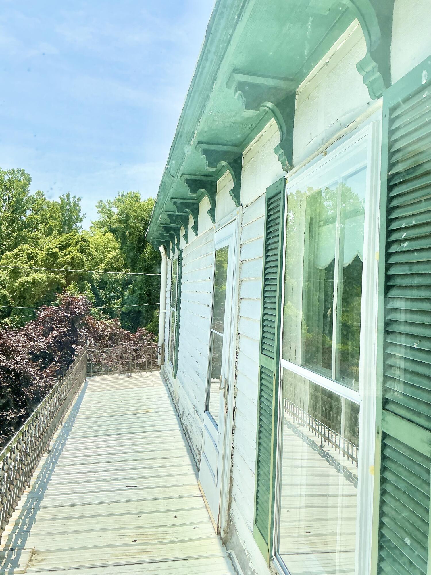 151 Third Street Property Photo 8