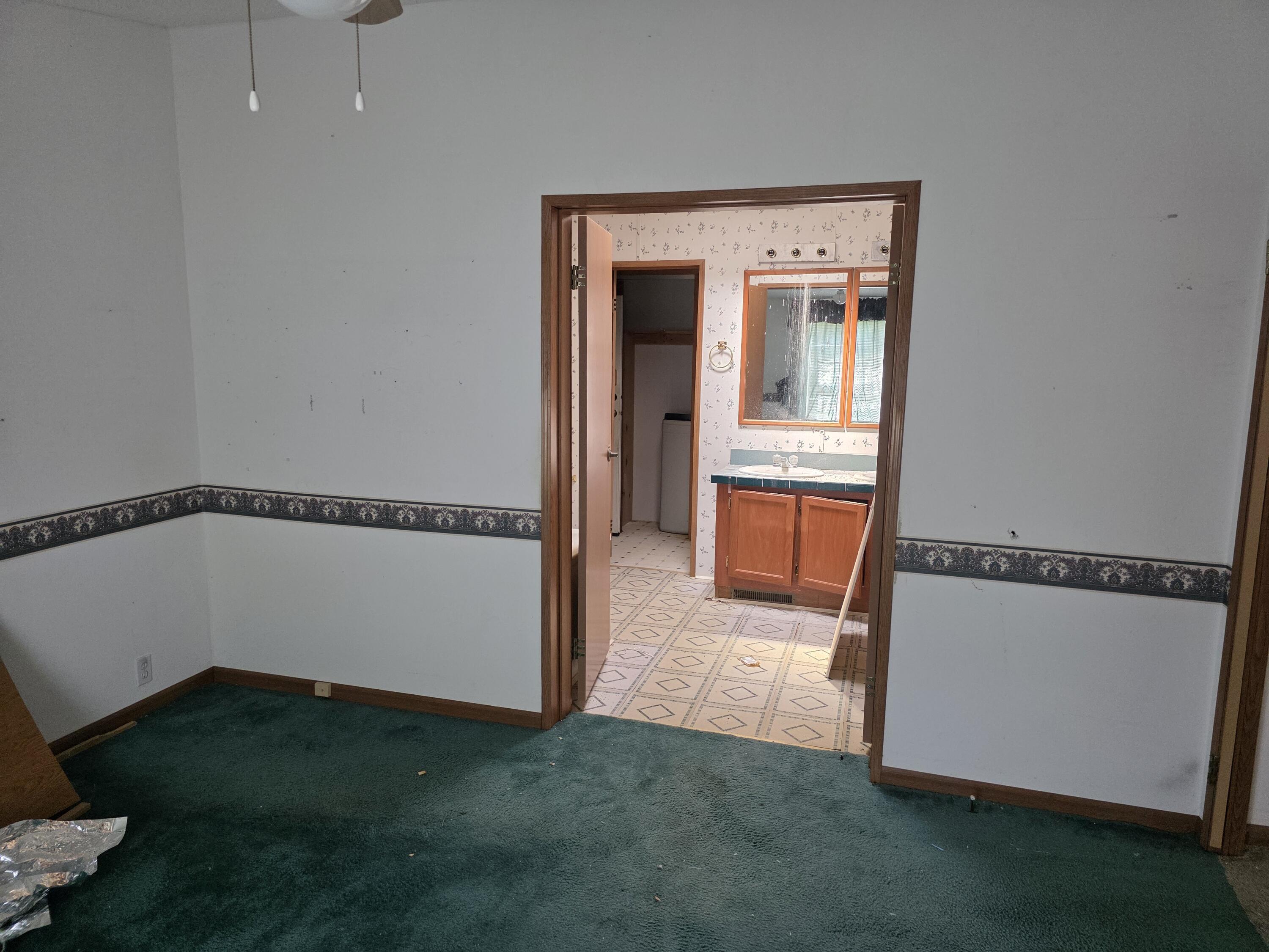128 Southridge Drive Property Photo 4
