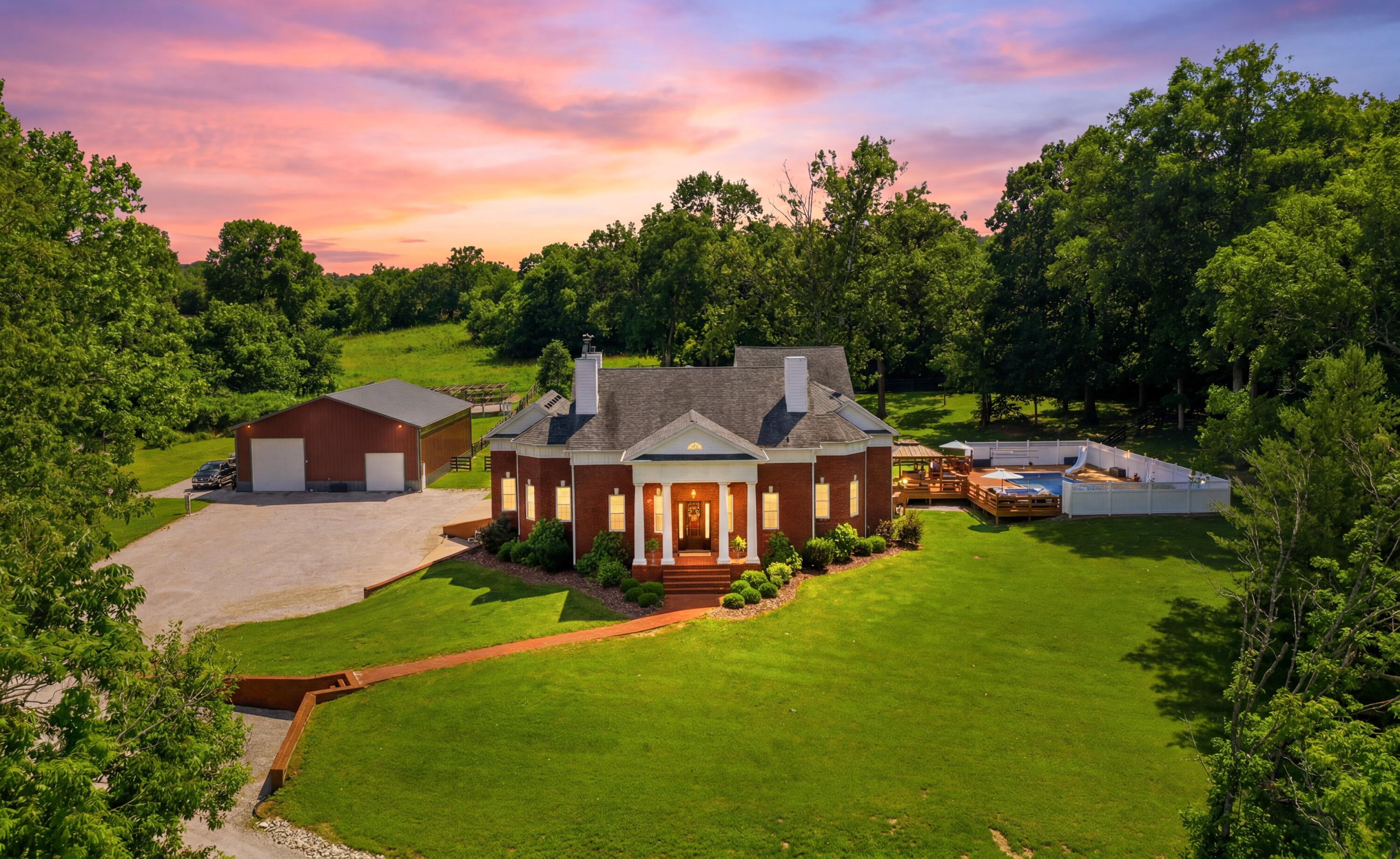 1725 Onan Bend Road Property Photo 1