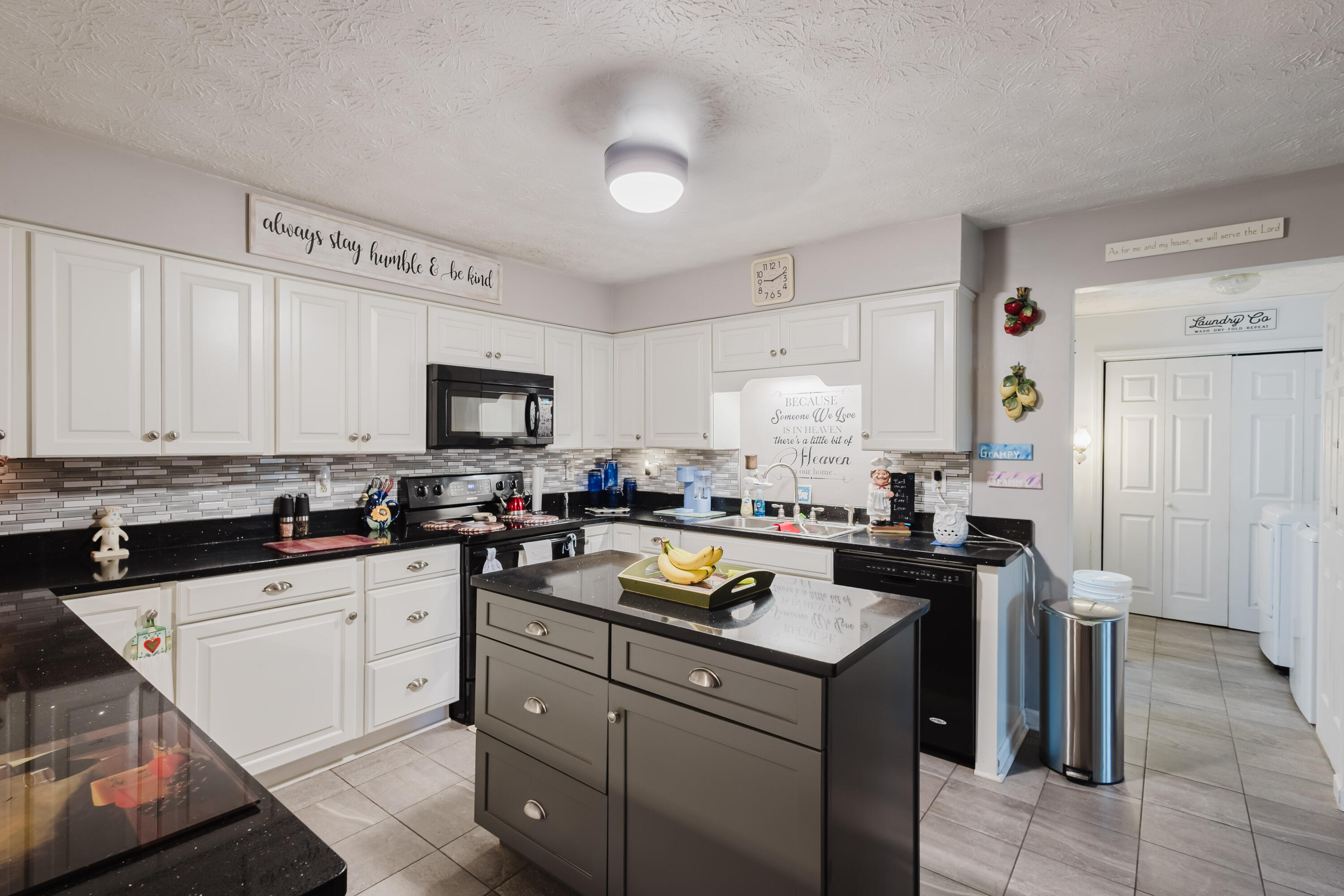 401 Haddix Street Property Photo 12