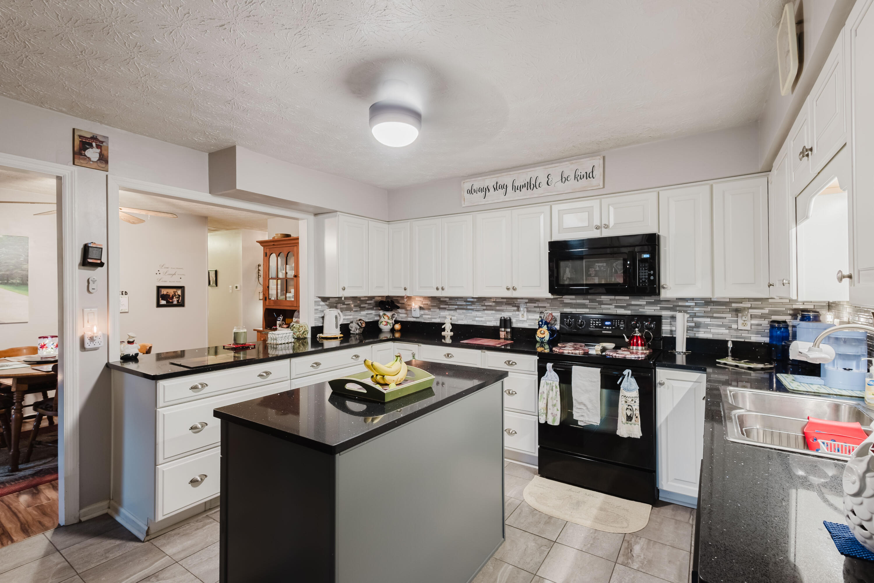 401 Haddix Street Property Photo 13